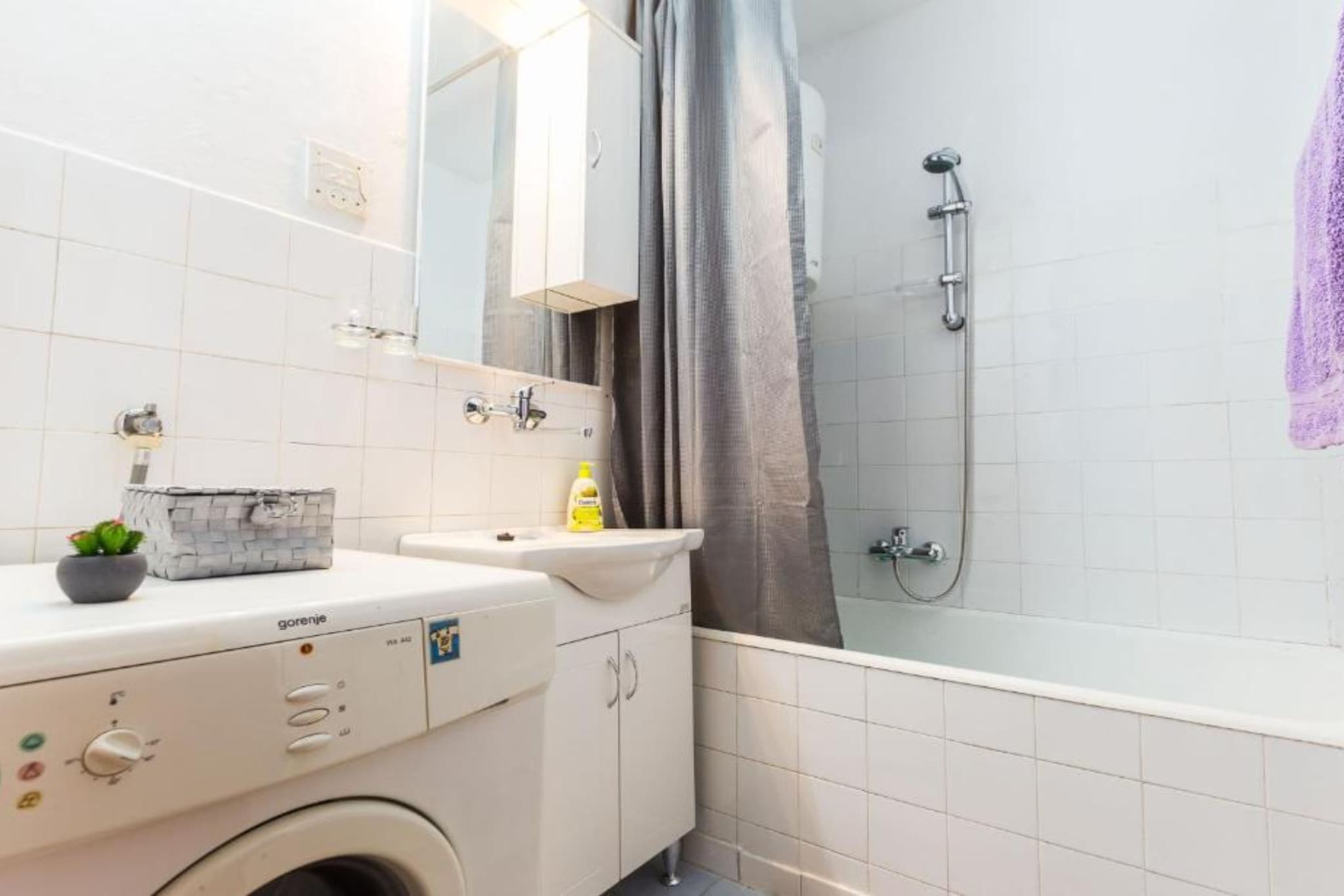Stylish Two Bedroom Apartment Retreat with Balcony in Zadar Two Bedrooms-Bathroom