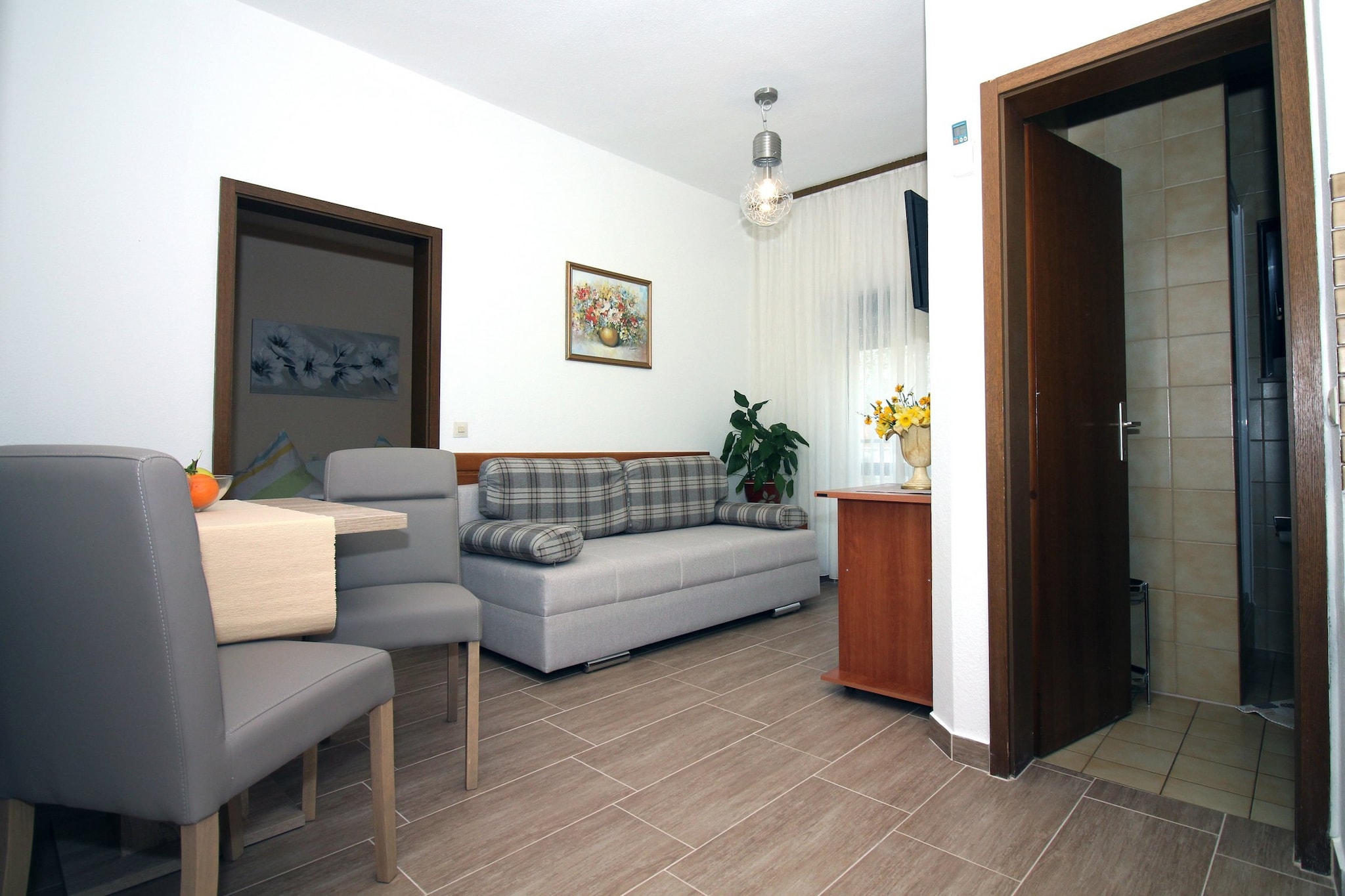 Zadar Coastal Haven - One Bedroom Apartment Ground Floor-Wohnzimmer