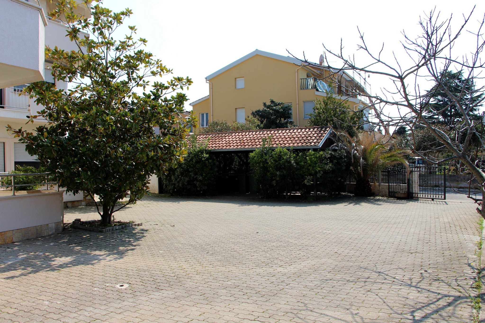 Zadar Coastal Haven - Two Bedroom Apartment With Balcony-Außenbereich