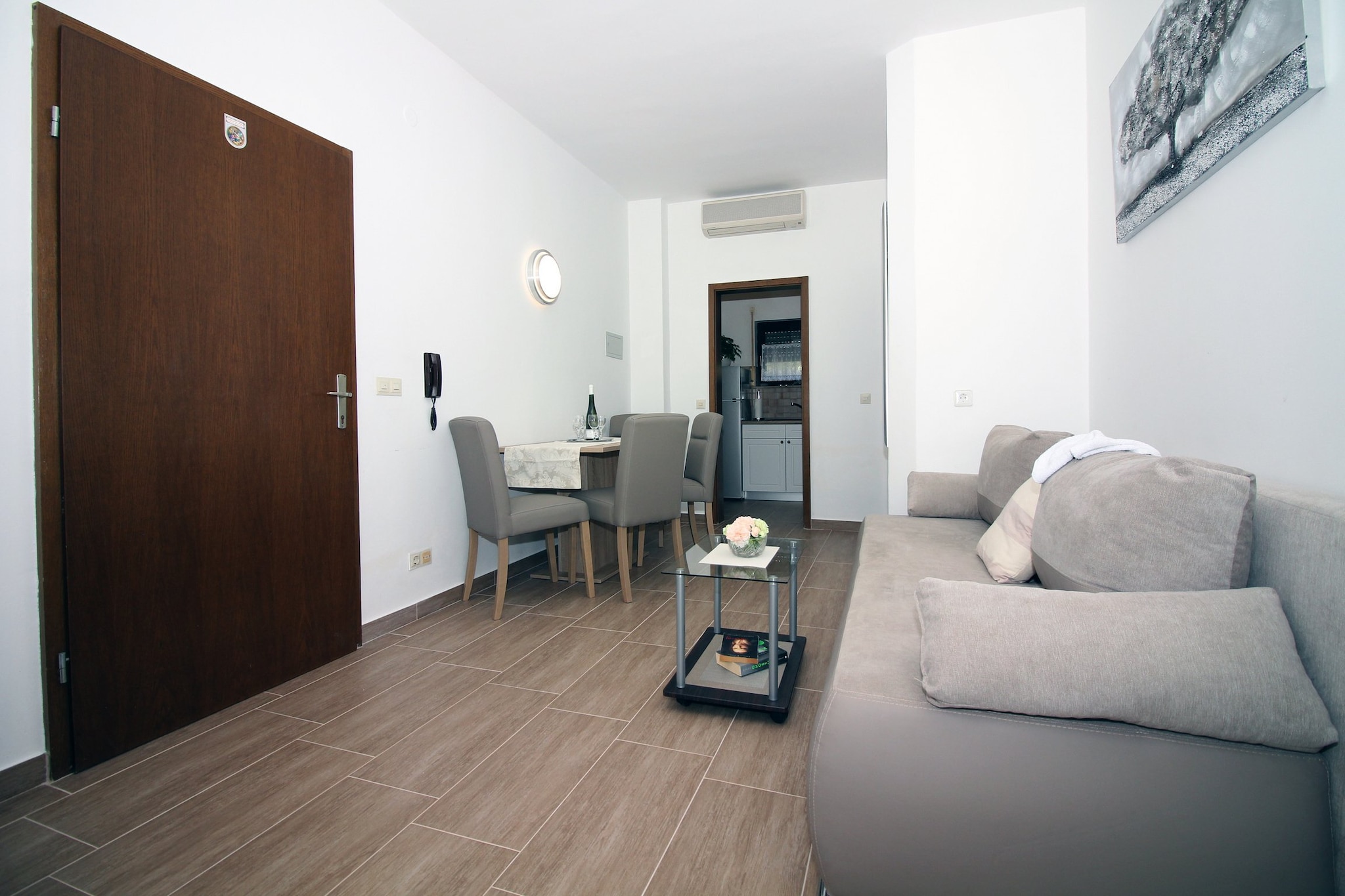 Zadar Coastal Haven - Two Bedroom Apartment With Balcony-Wohnzimmer