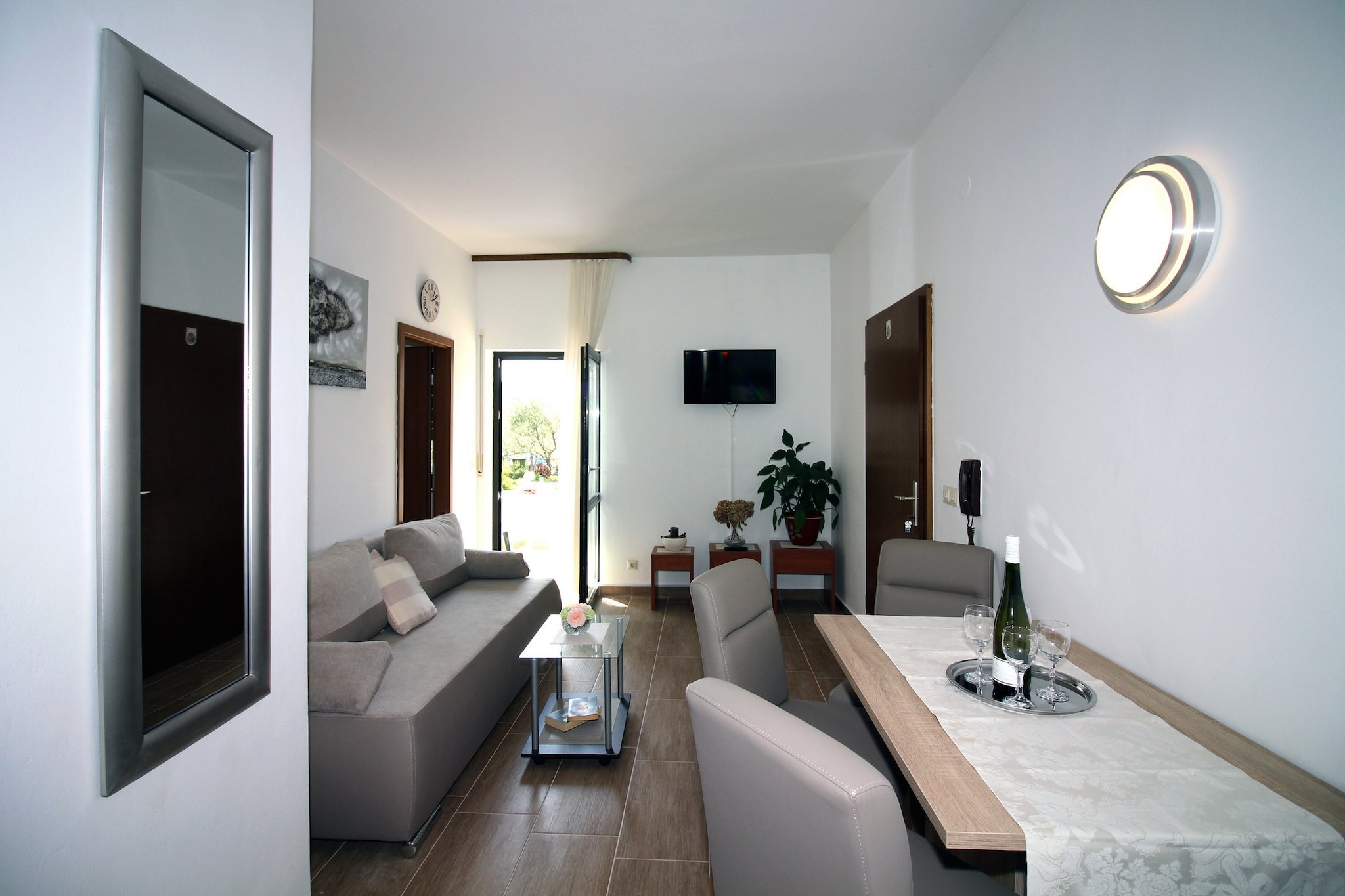Zadar Coastal Haven - Two Bedroom Apartment With Balcony-Wohnzimmer