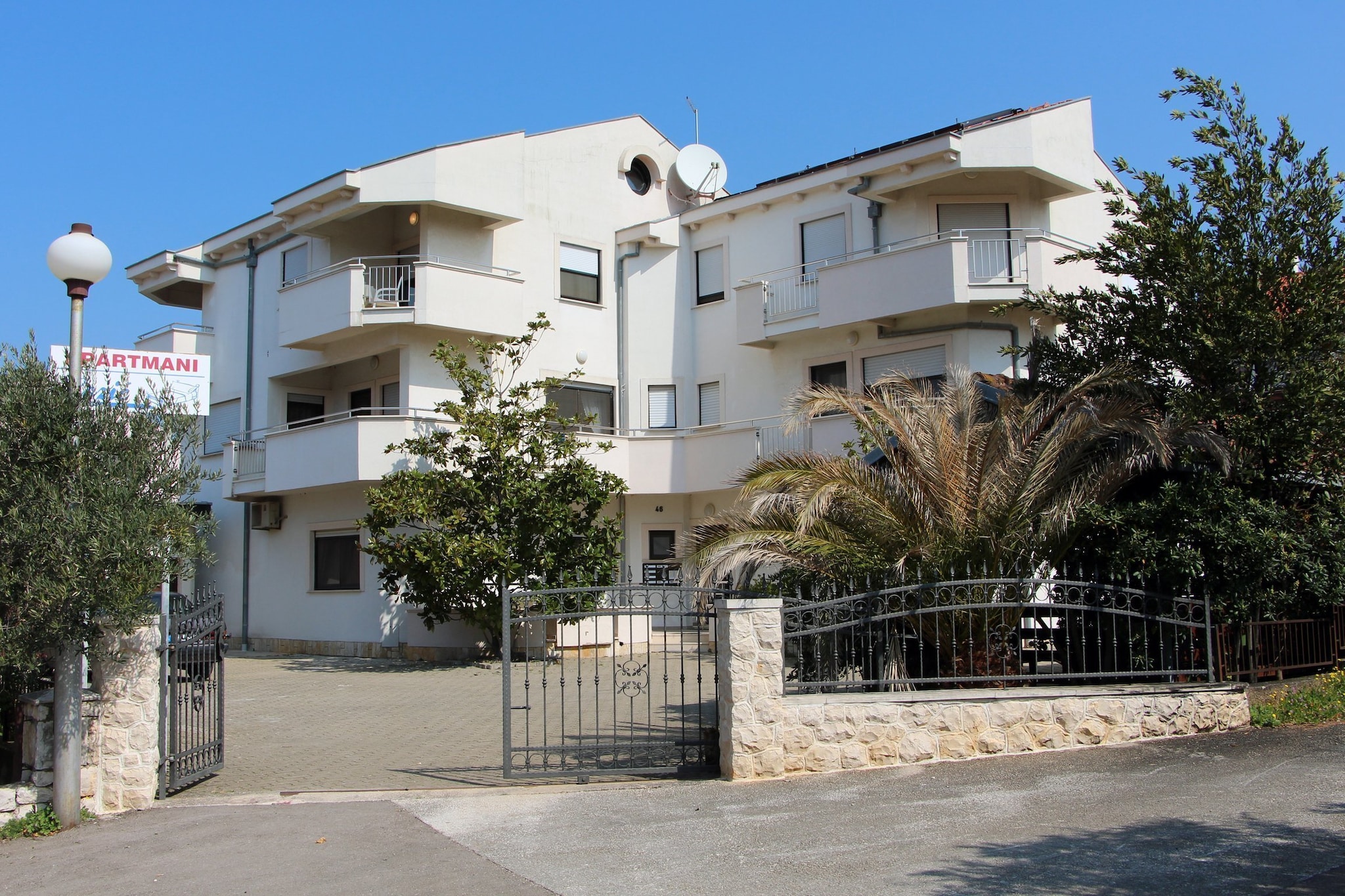 Zadar Coastal Haven - One Bedroom Apartment With Sea View-Außenbereich