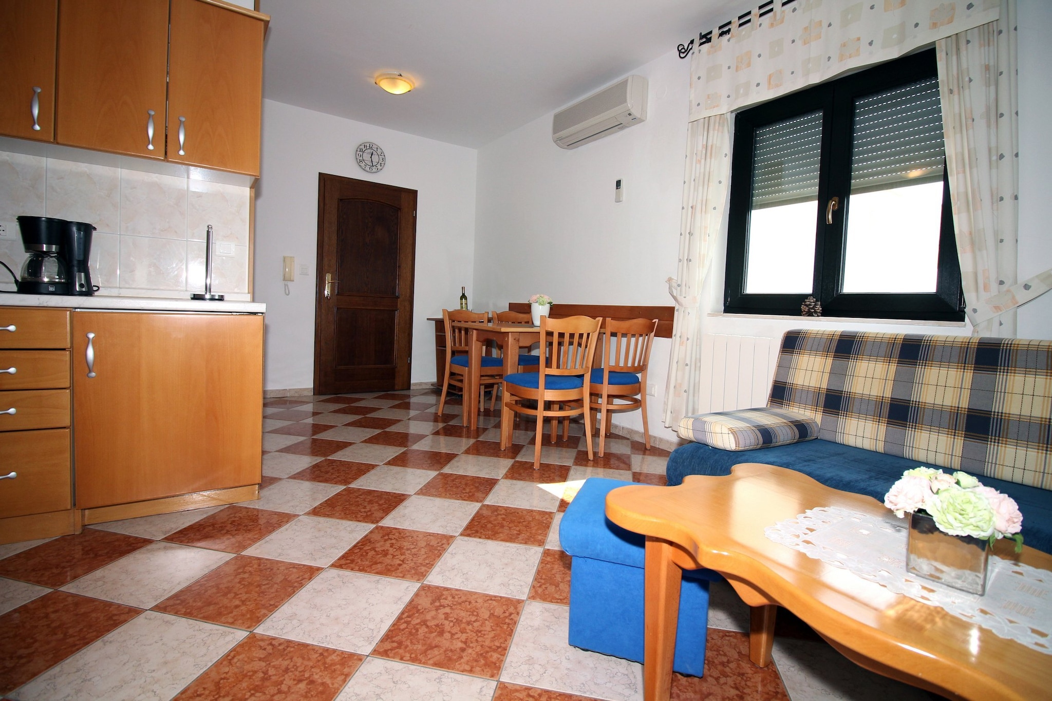 Zadar Coastal Haven - One Bedroom Apartment With Sea View-Esszimmer