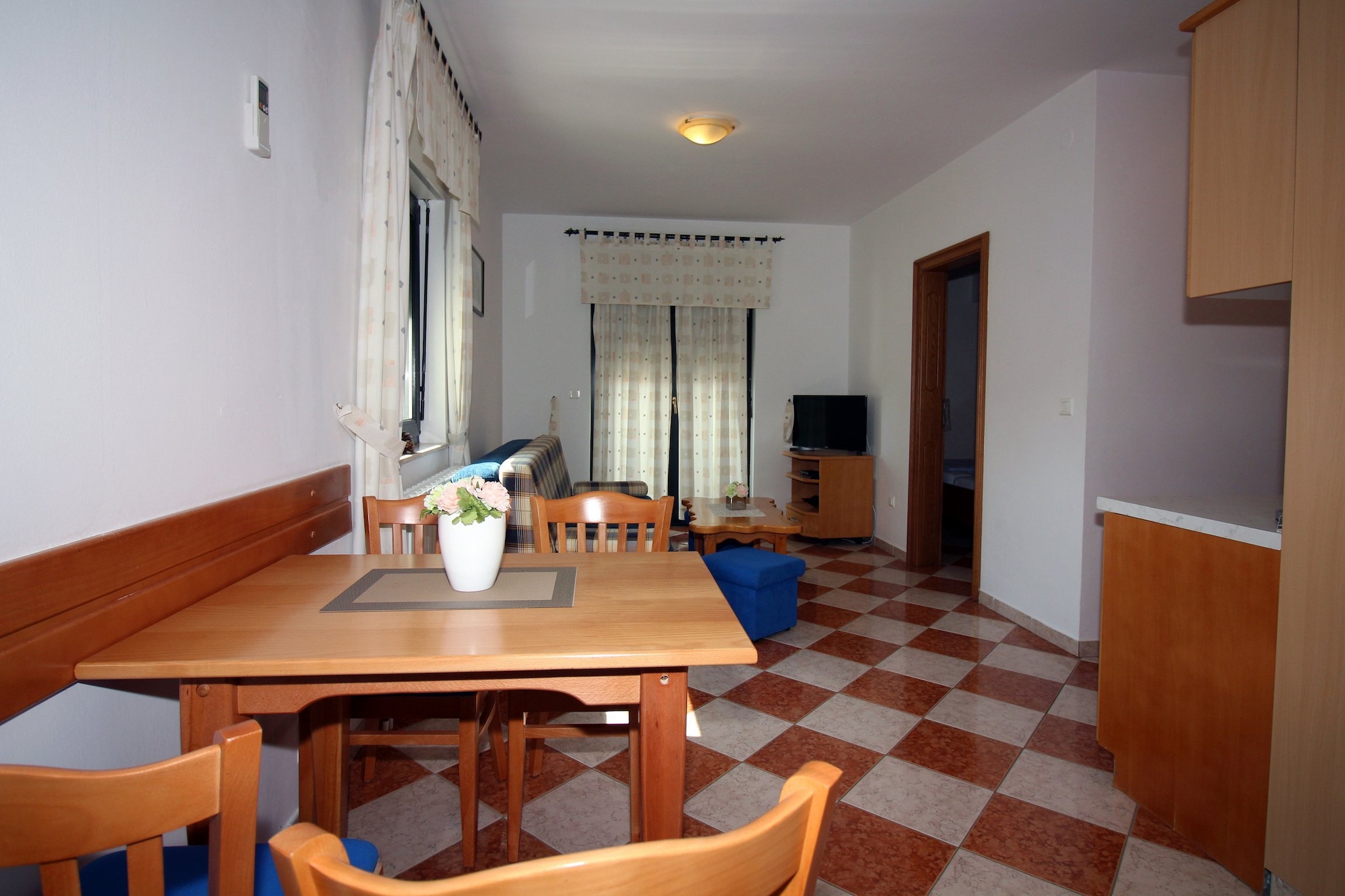 Zadar Coastal Haven - One Bedroom Apartment With Sea View-Esszimmer