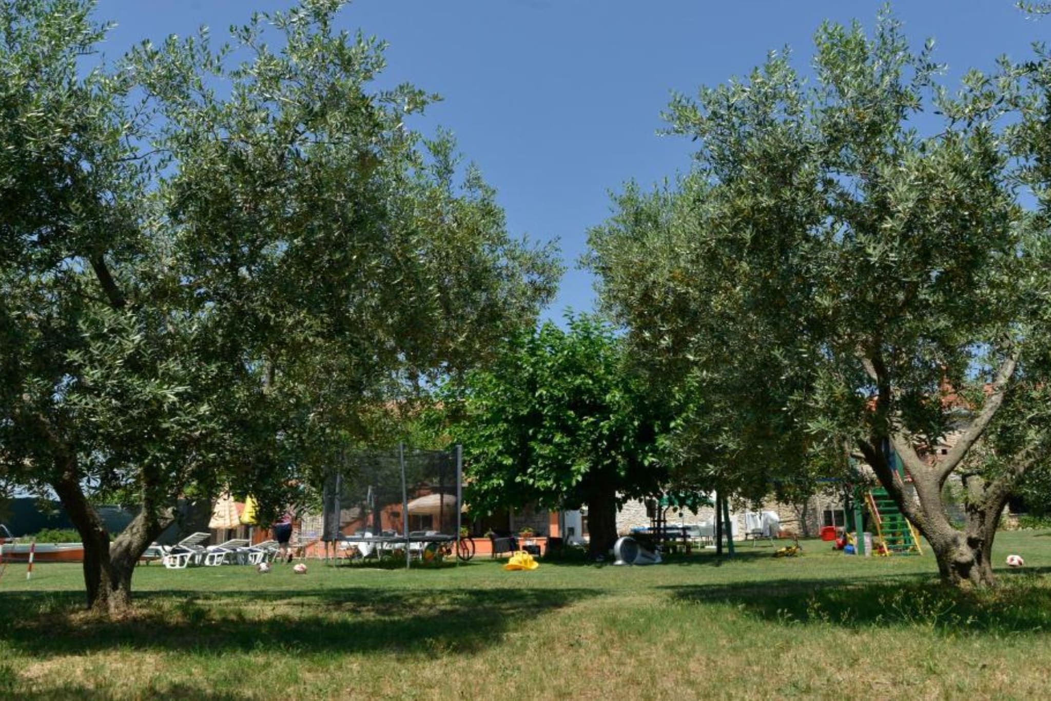 Authentic Istrian Holiday Home for Unforgettable Stays - Three Bedroom Holiday Home with Private Pool-Buitenlucht