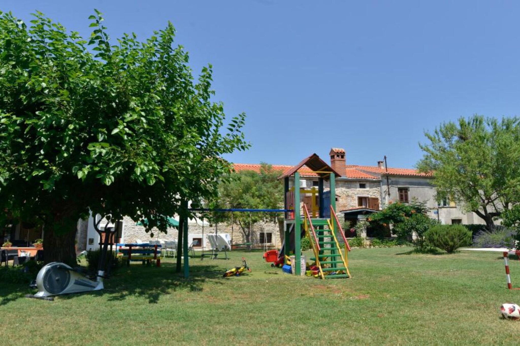 Authentic Istrian Holiday Home for Unforgettable Stays - Three Bedroom Holiday Home with Private Pool