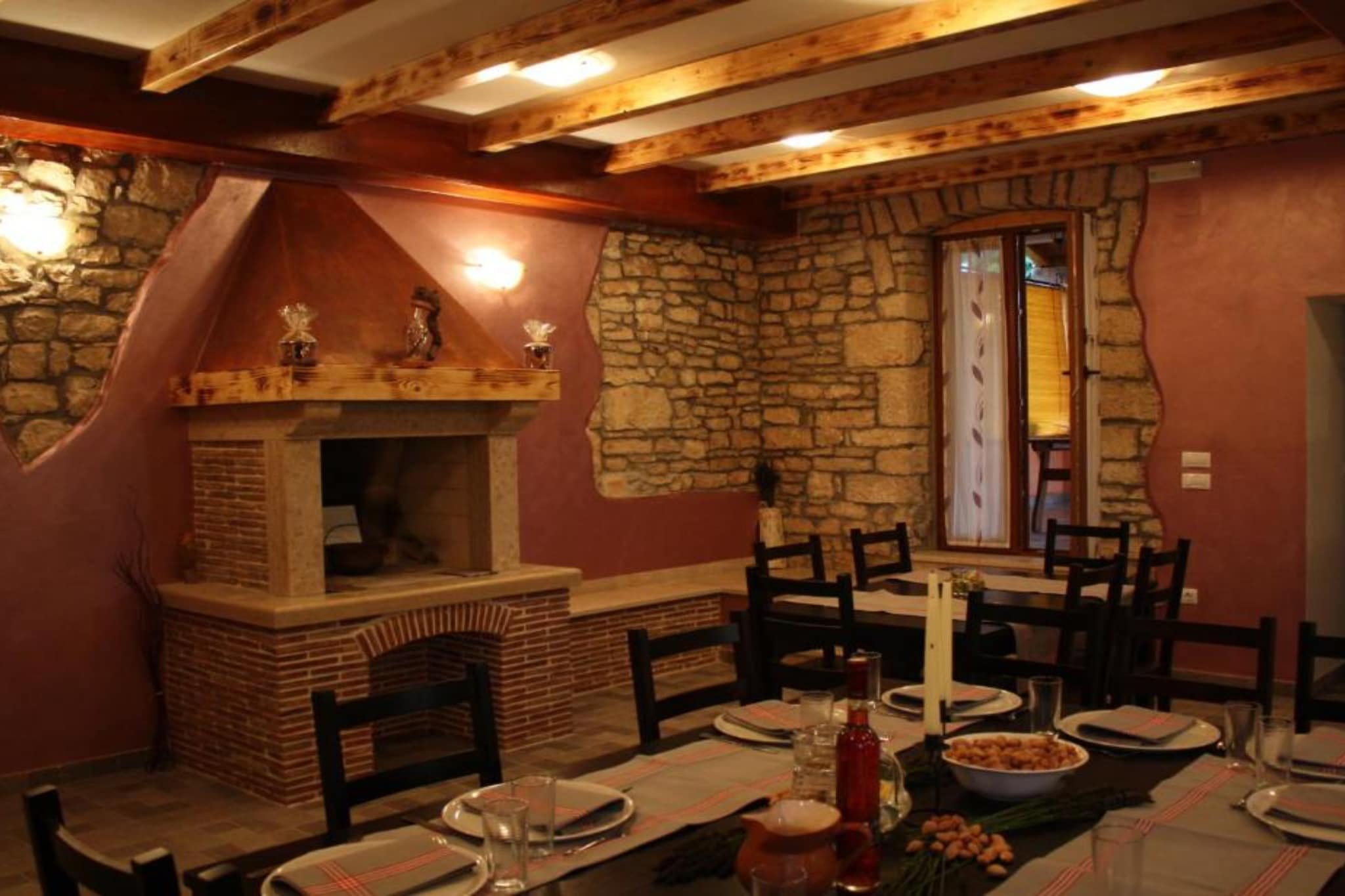 Authentic Istrian Holiday Home for Unforgettable Stays - Three Bedroom Holiday Home with Private Pool-Eetkamer