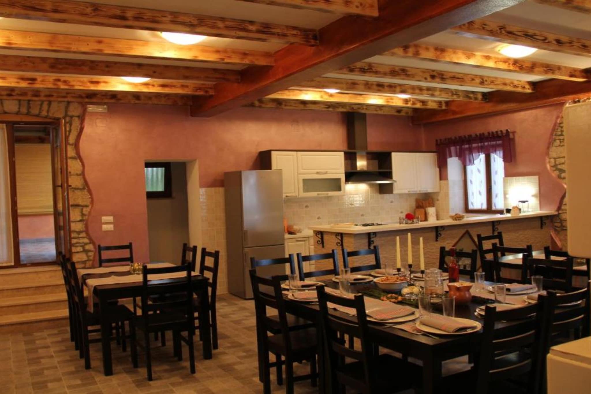 Authentic Istrian Holiday Home for Unforgettable Stays - Three Bedroom Holiday Home with Private Pool-Eetkamer