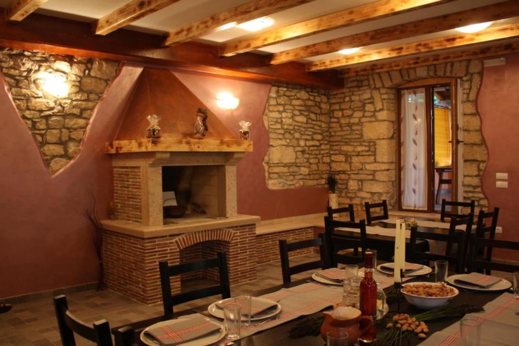 Authentic Istrian Holiday Home for Unforgettable Stays - Three Bedroom Holiday Home with Private Pool-Eetkamer