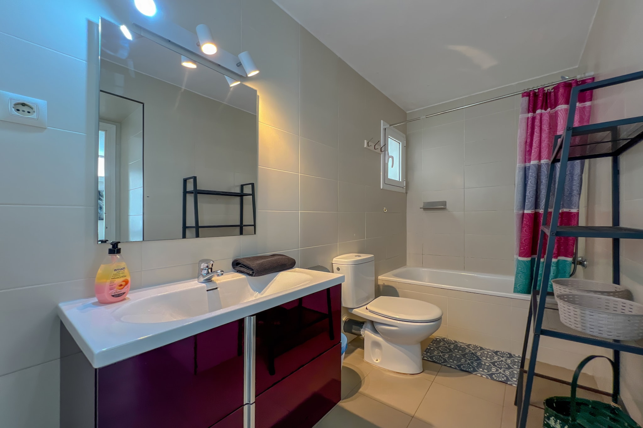 Vivalidays Garbi - LLoret de Mar centro-Badkamer