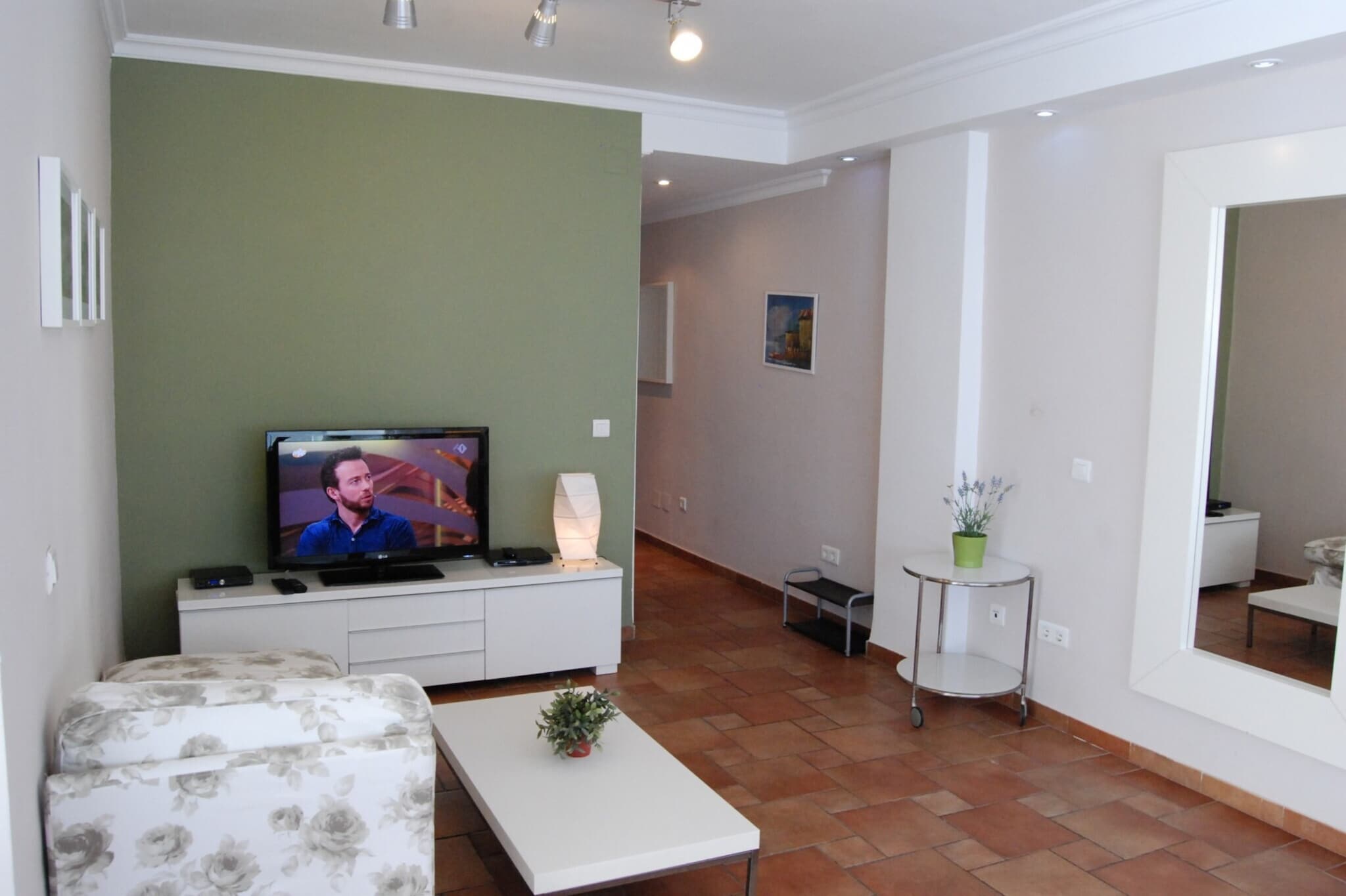 Carabeo 24 Apartment by Casasol-Salon