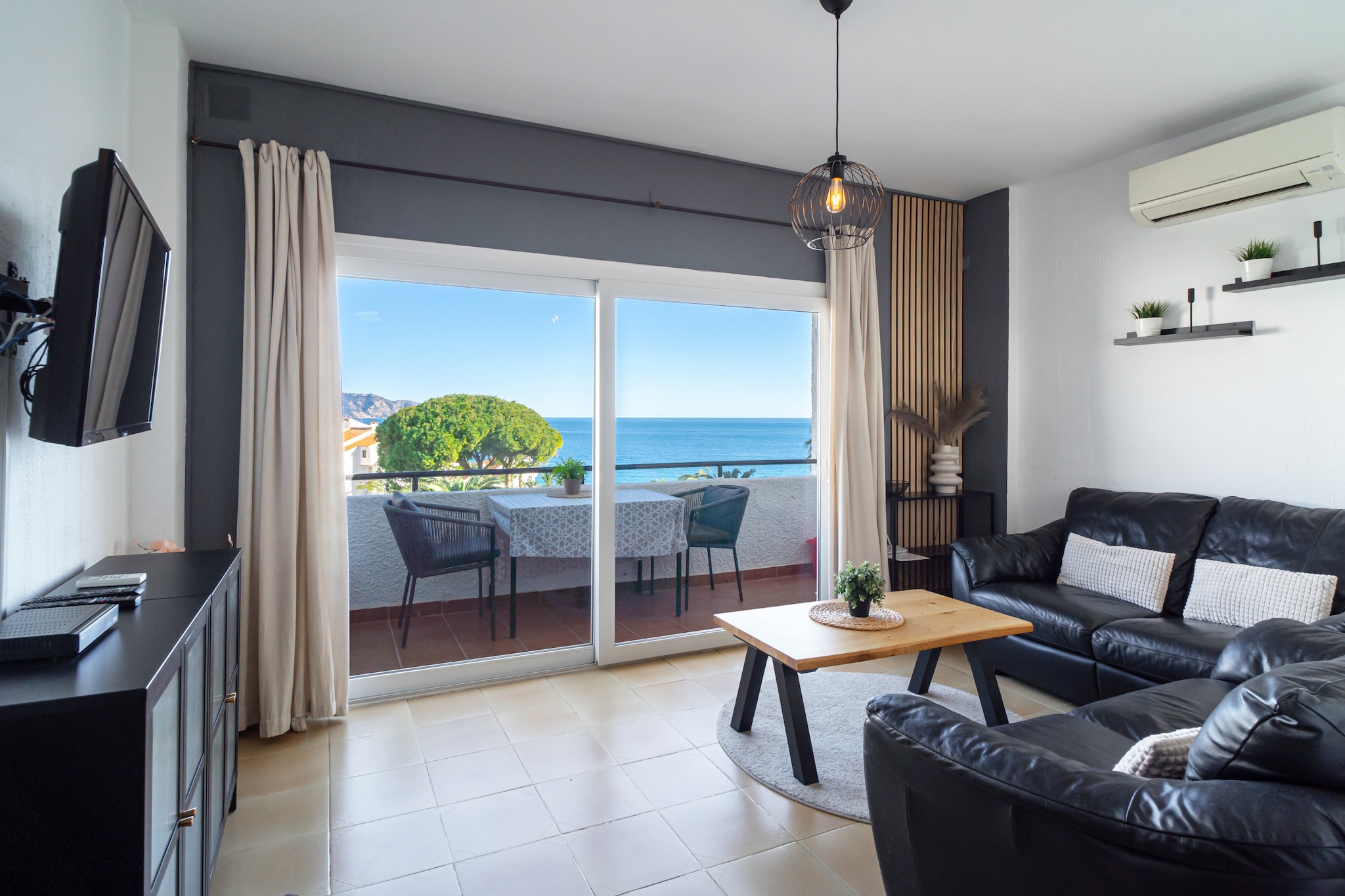 Carabeo 36 Studio by Casasol-Living room