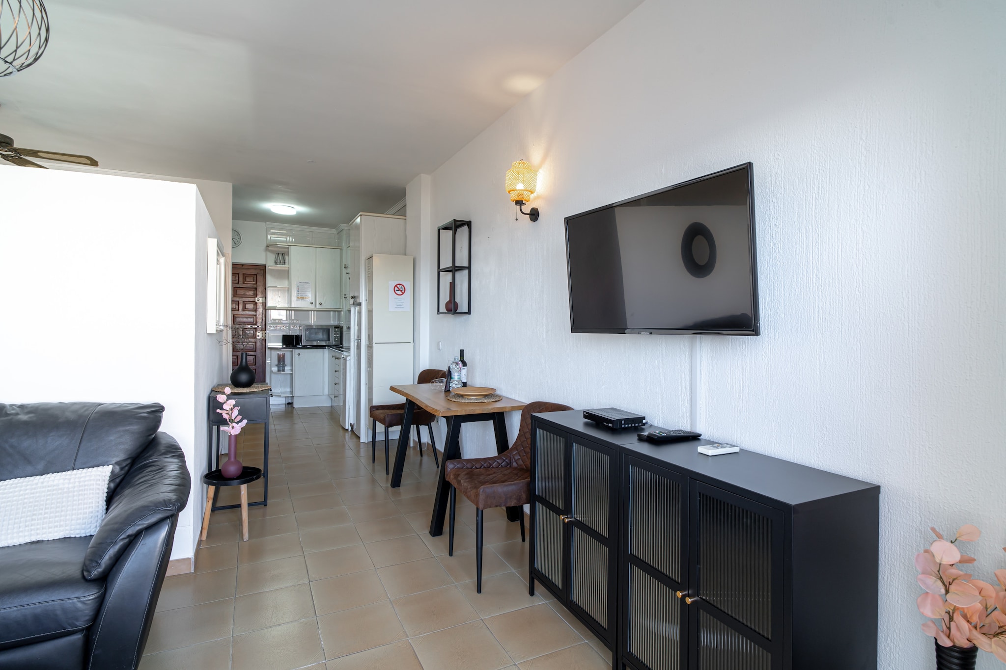 Carabeo 36 Studio by Casasol-Living room