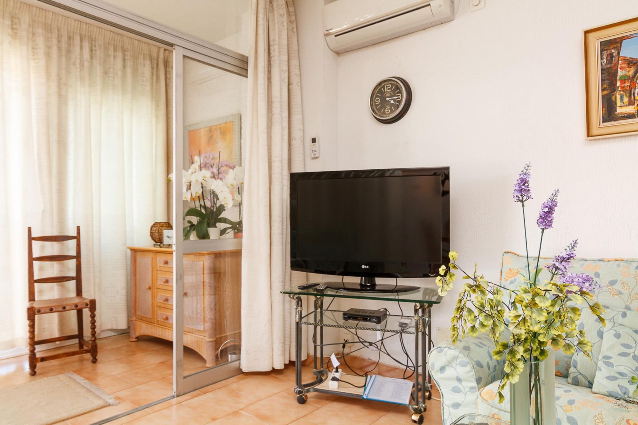 Carabeo 22 Apartment by Casasol-Living room