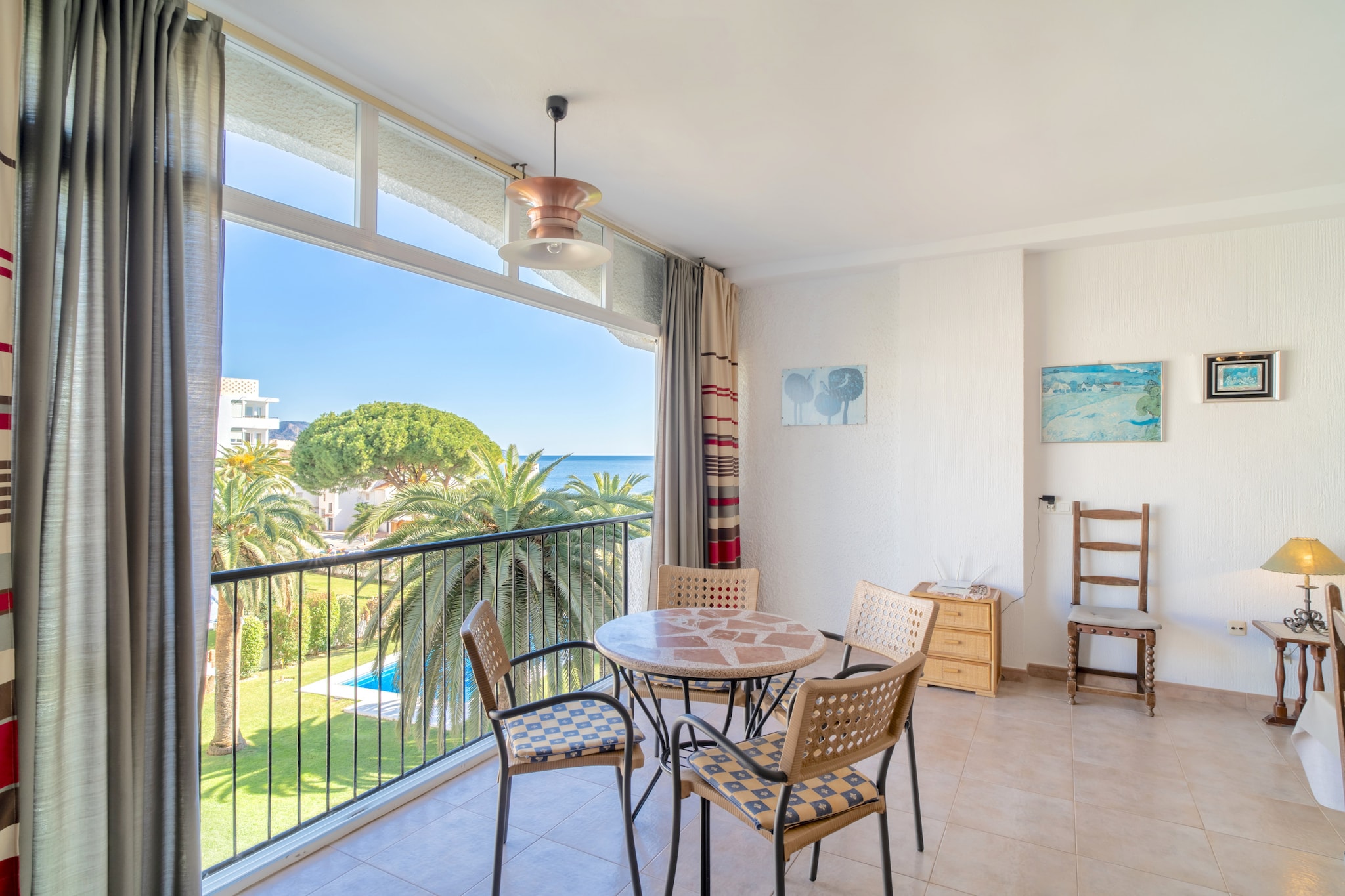 Carabeo 28 Apartment by Casasol-Salon