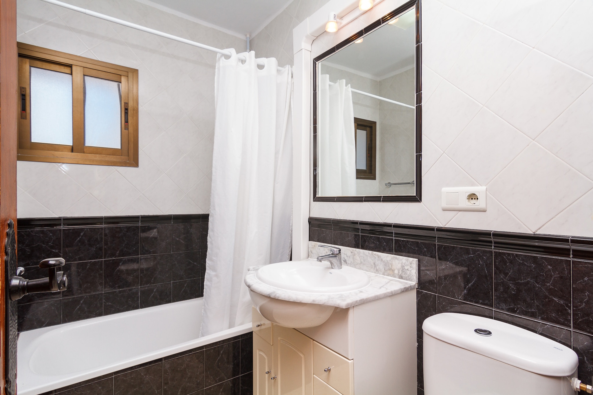 Capistrano Playa 703 by Casasol-Salle de bain