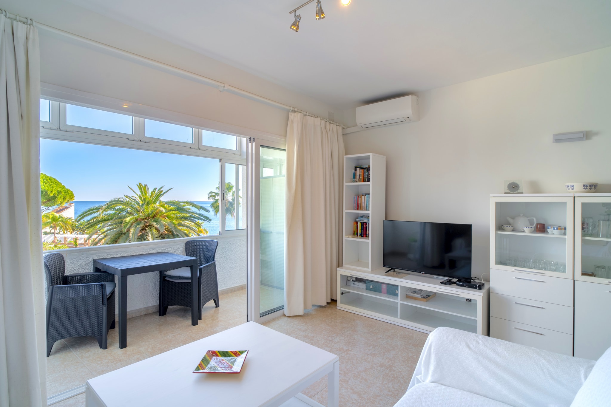Carabeo 27 Studio by Casasol-Salon