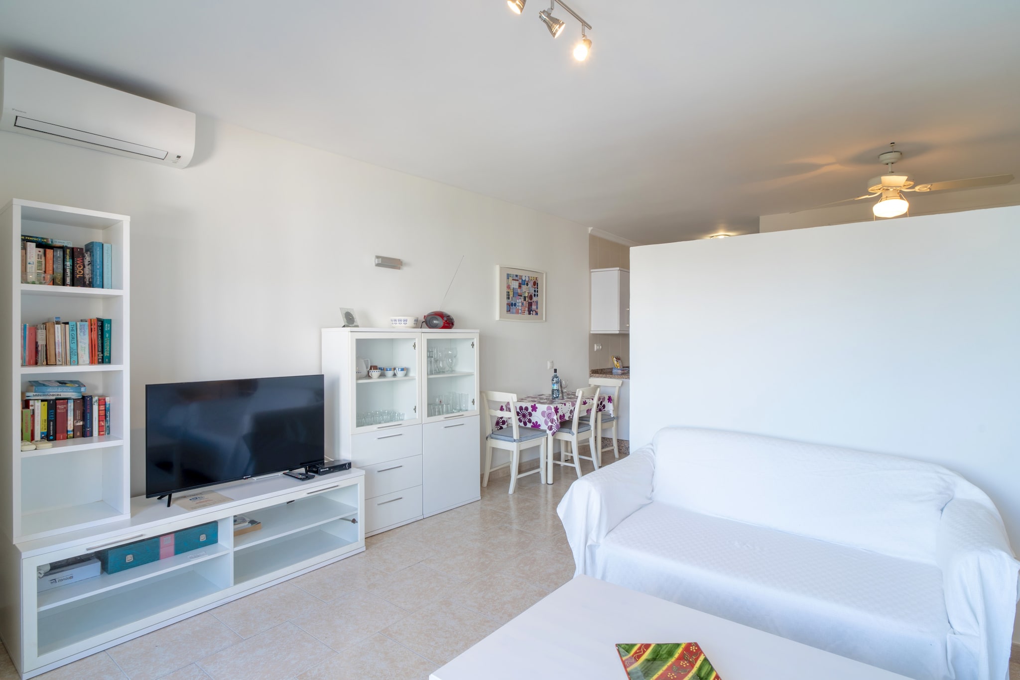 Carabeo 27 Studio by Casasol-Salon