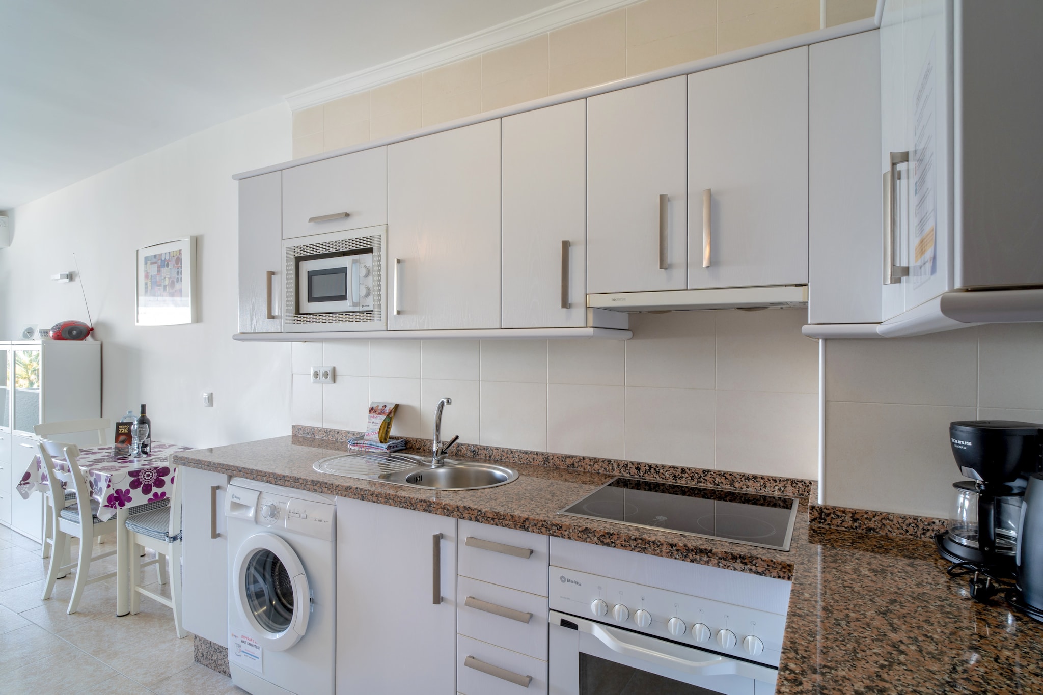 Carabeo 27 Studio by Casasol-Cuisine