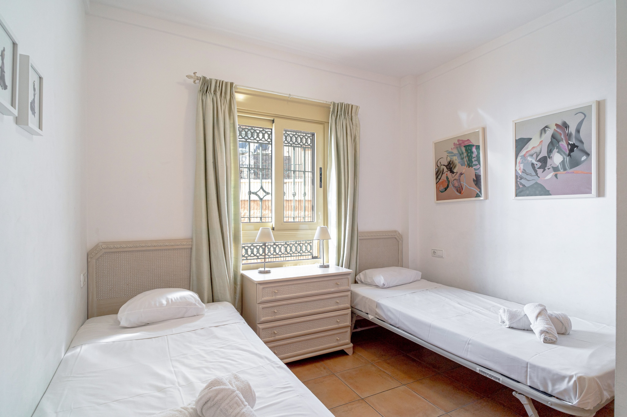 Tamango Hill Alcazaba B by Casasol-Chambre