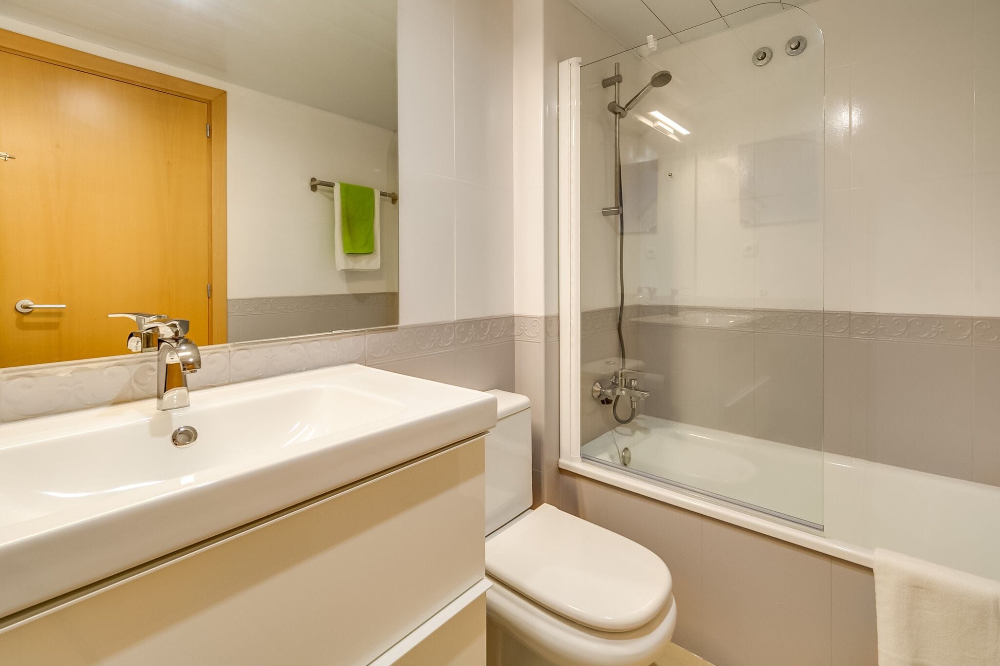 Vivalidays Alicia - Fenals - LLoret de-Badezimmer