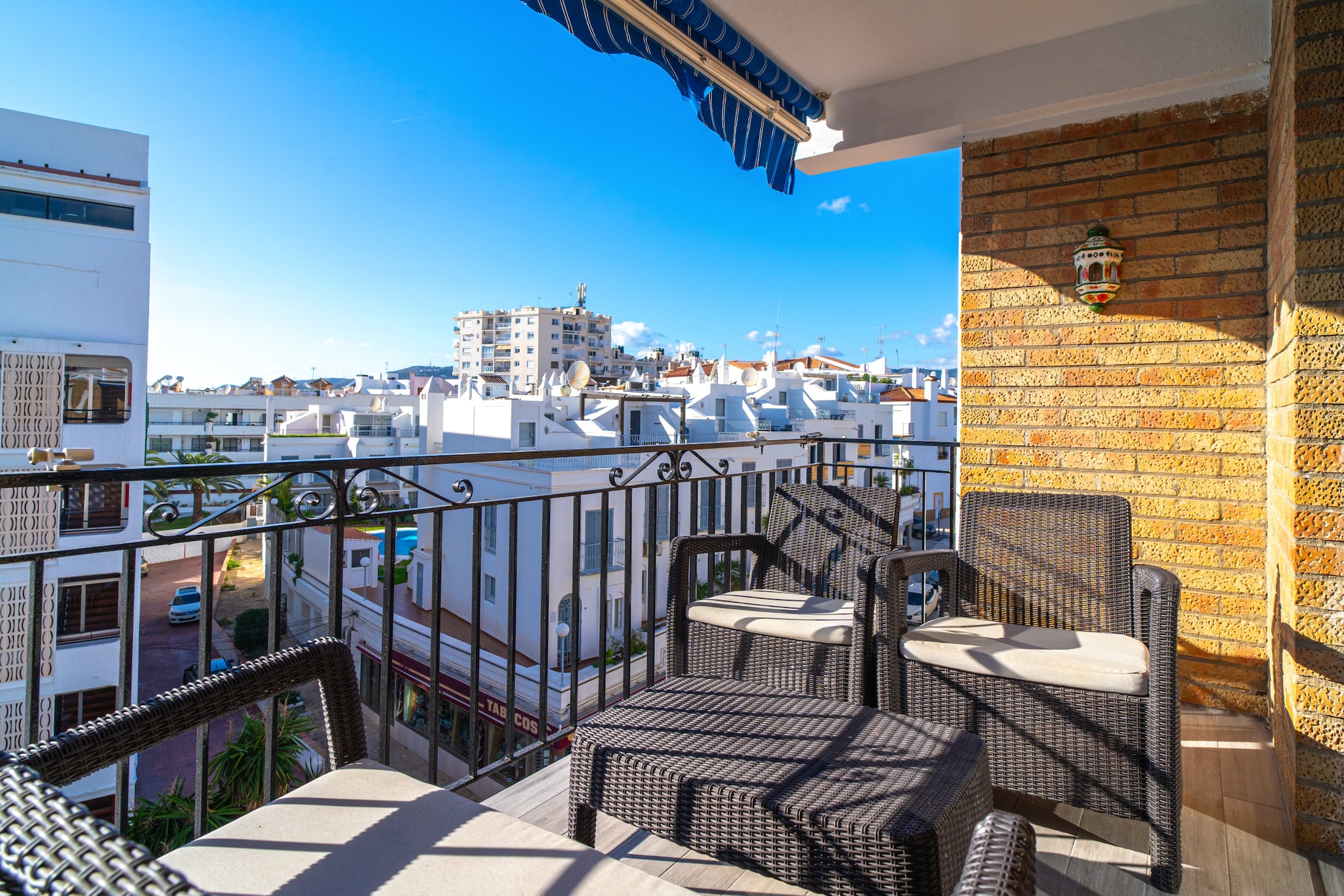 Bahia 49 Apartments by Casasol-Terrassenbalkon