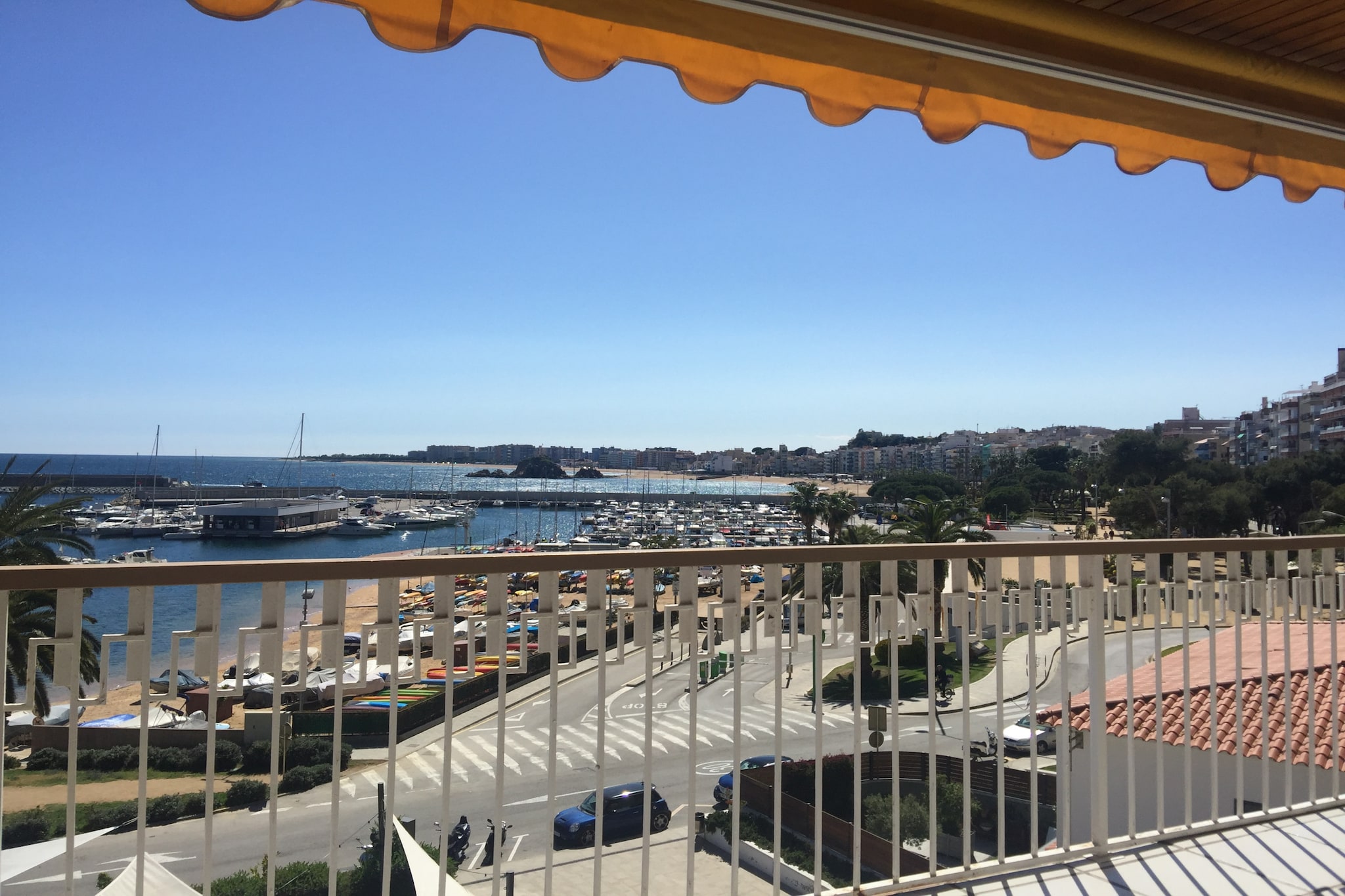 Vivalidays Es Blau -Blanes- Costa Brava-Terrassenbalkon