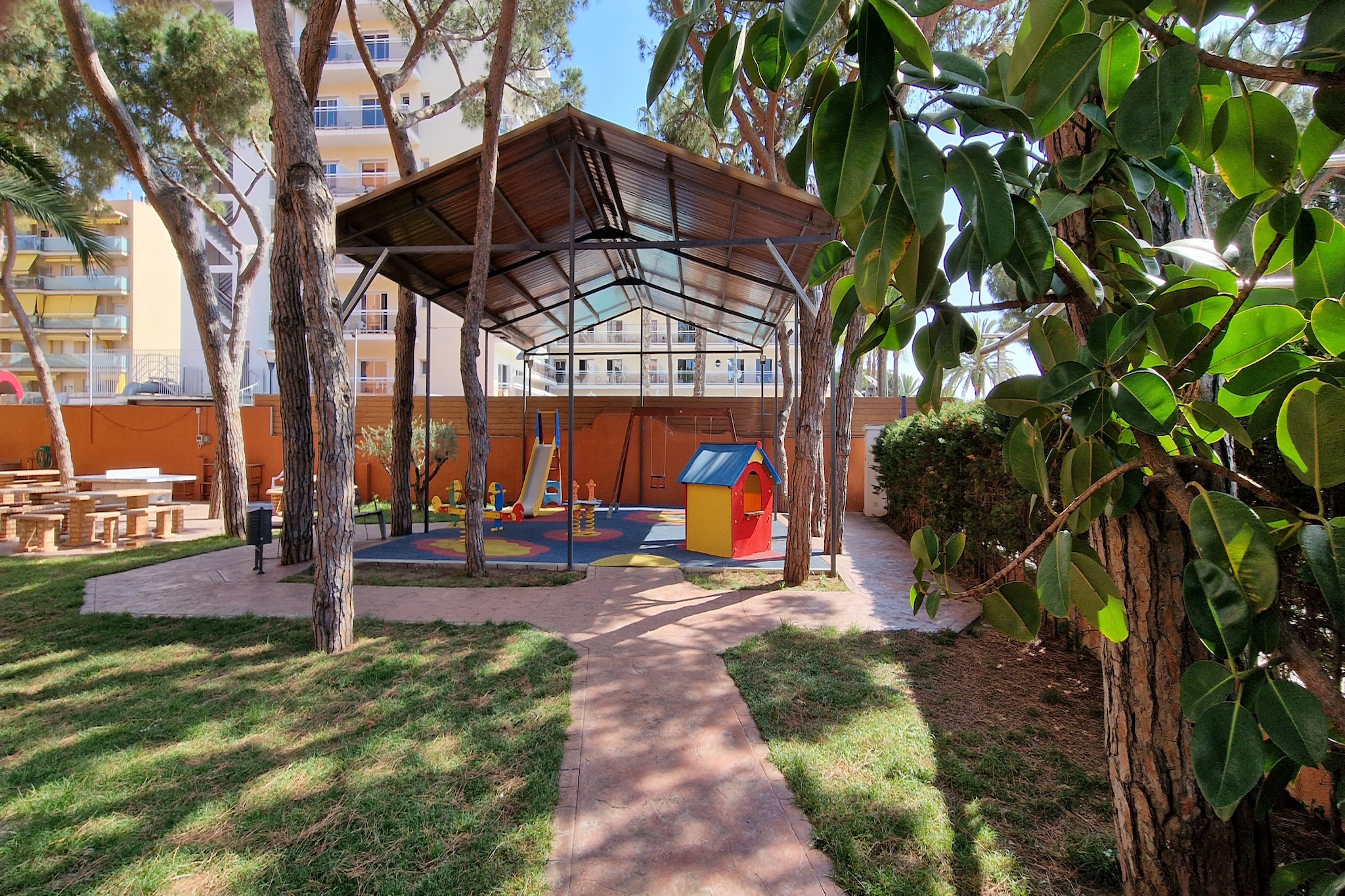 Vivalidays Luis - Santa Susanna-Jardin d'été