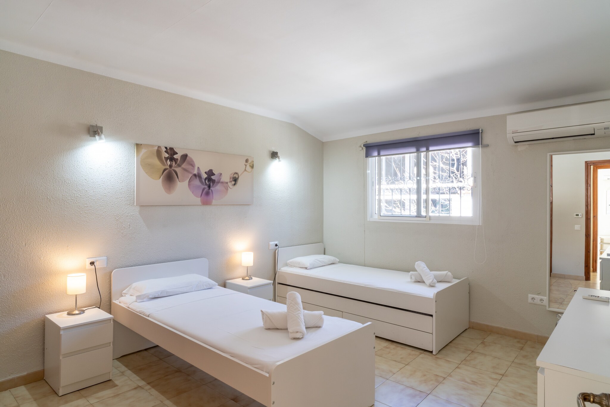 Villa Kenny Private Pool by Casasol-Schlafzimmer