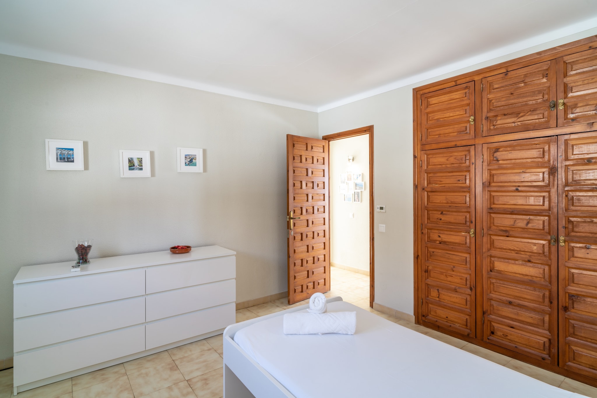 Villa Kenny Private Pool by Casasol-Schlafzimmer