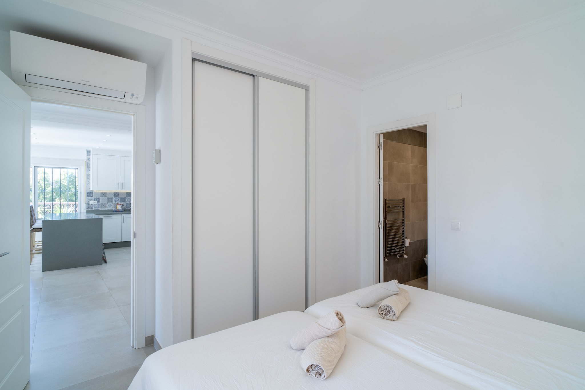 Villa Sandra Luxury Suite by Casasol-Schlafzimmer