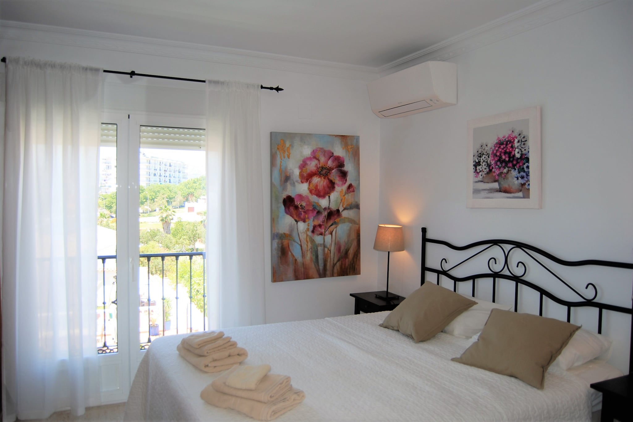 Villa Sandra Top Floor Escape by Casasol-Schlafzimmer