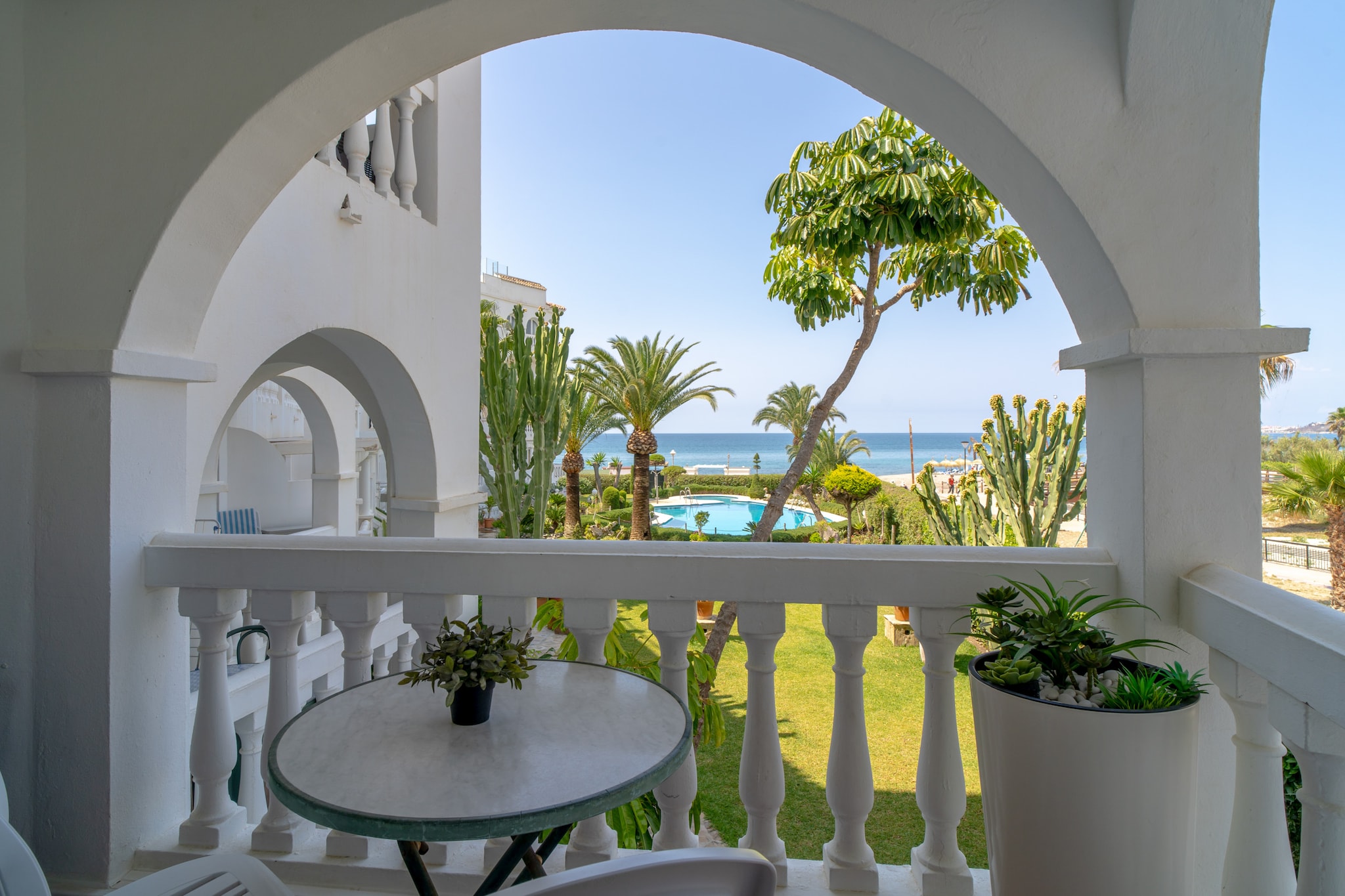 Stella Maris Beachfront B by Casasol-Terrassenbalkon