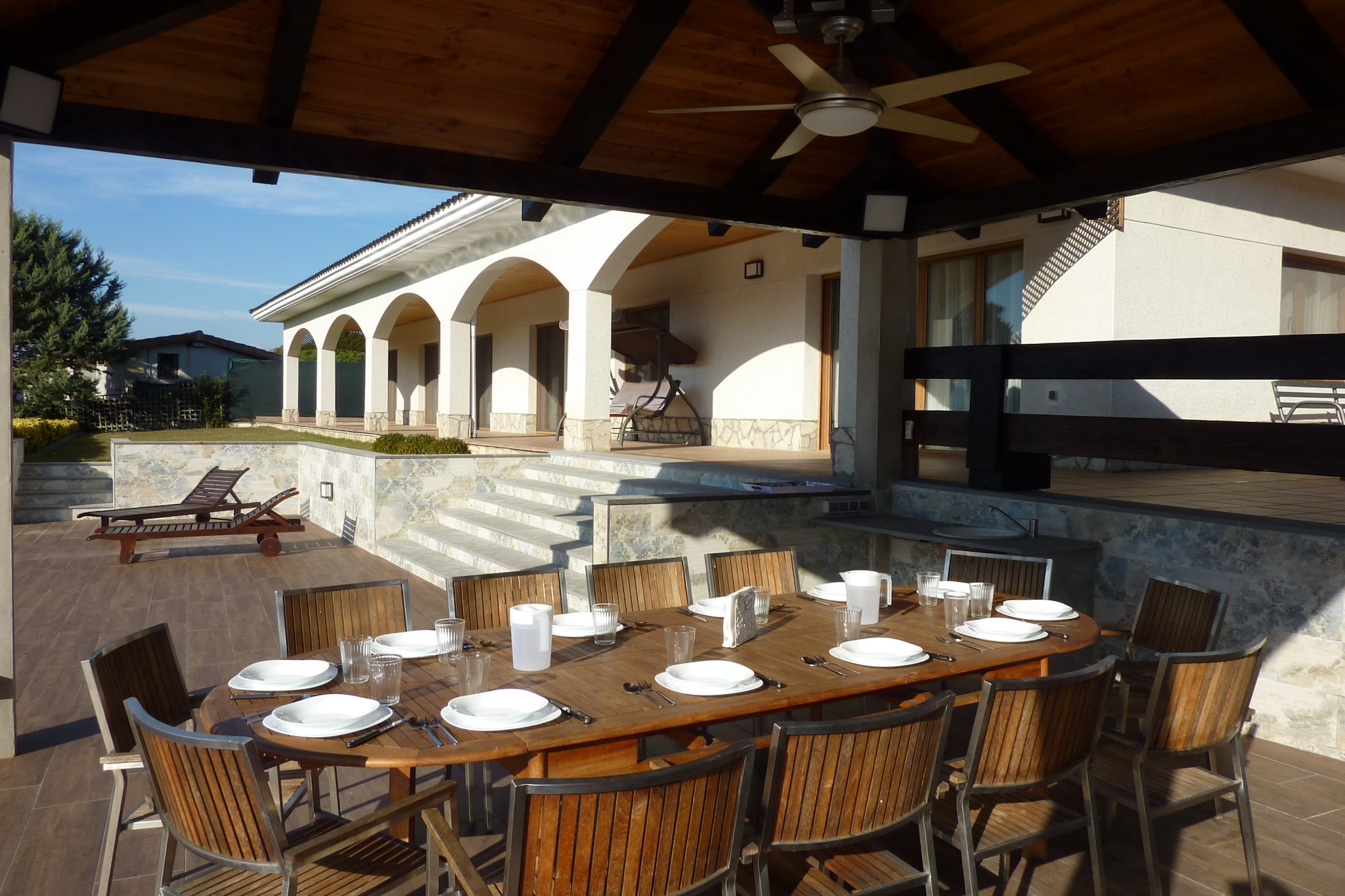 Vivalidays Villa Kiros-Terrassenbalkon