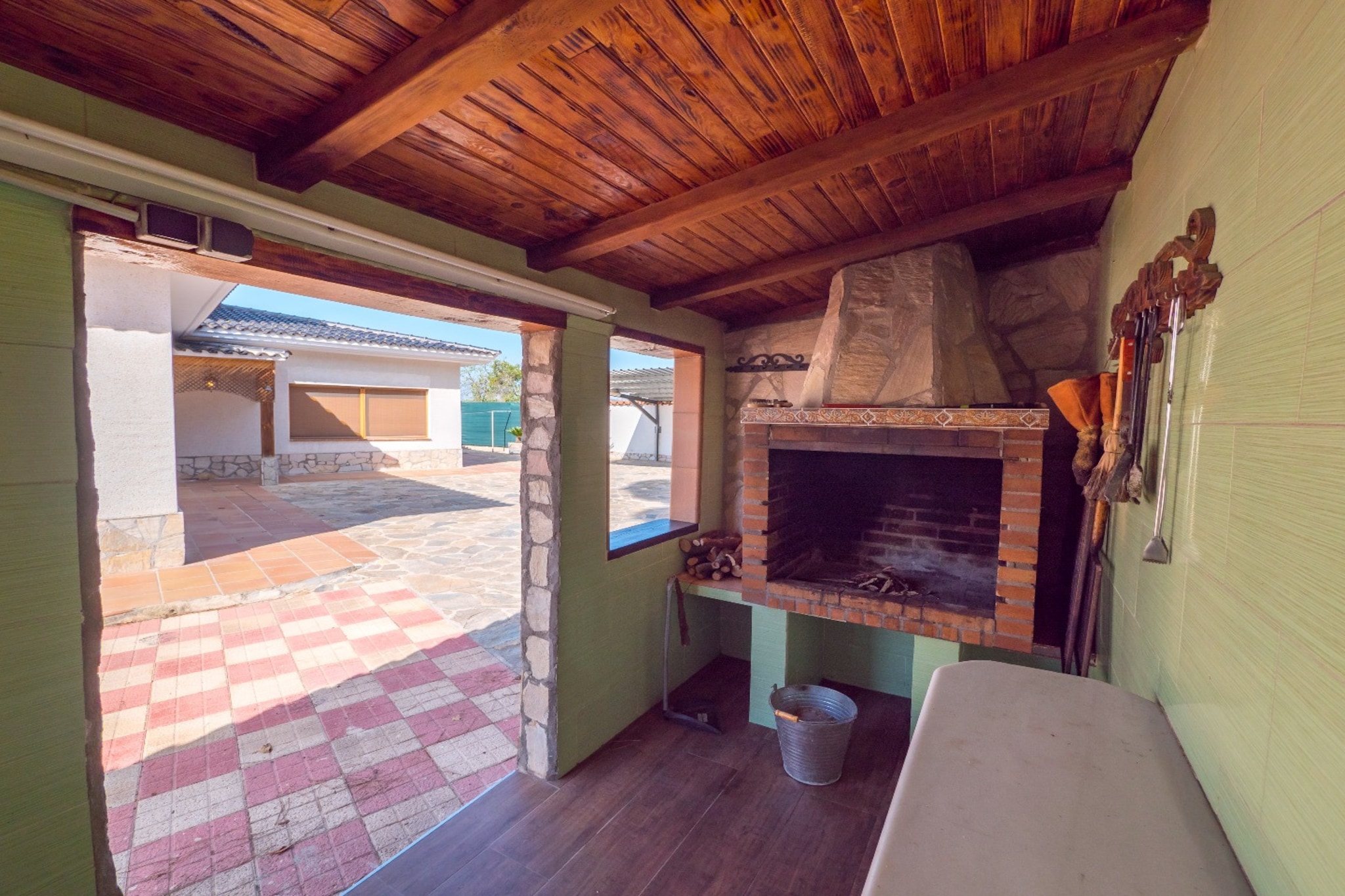 Vivalidays Villa Kiros-Terrassenbalkon