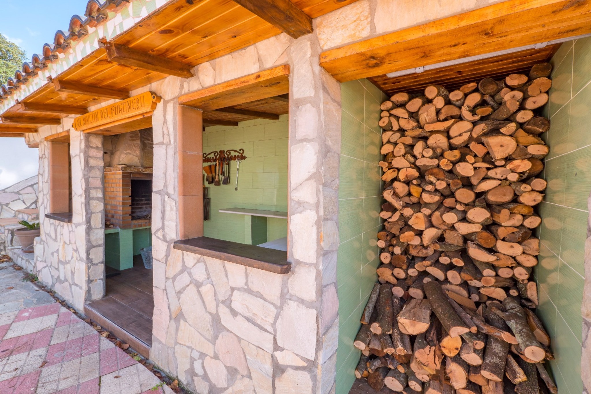 Vivalidays Villa Kiros-Terrassenbalkon