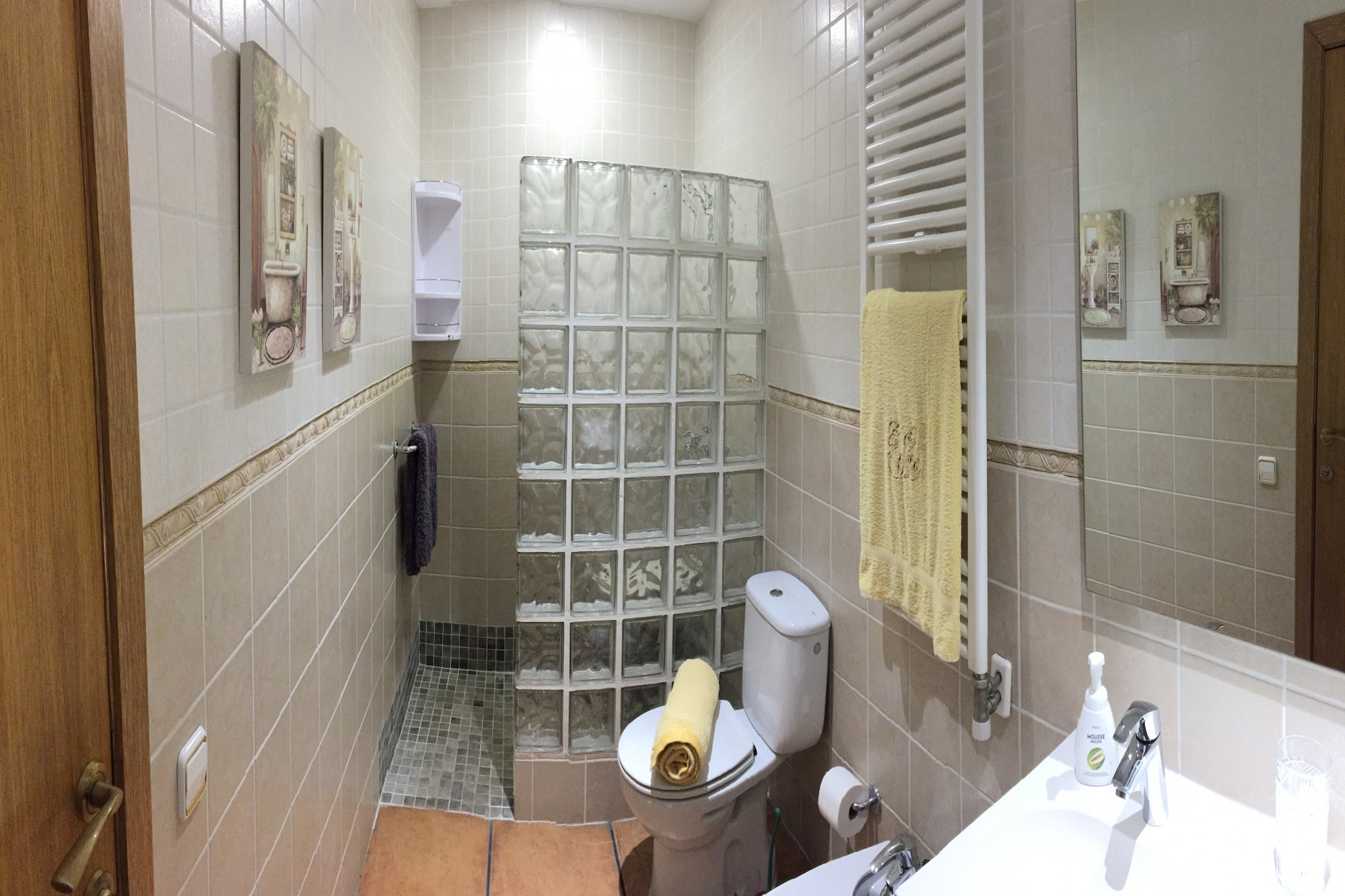 Vivalidays Villa Kiros-Badezimmer
