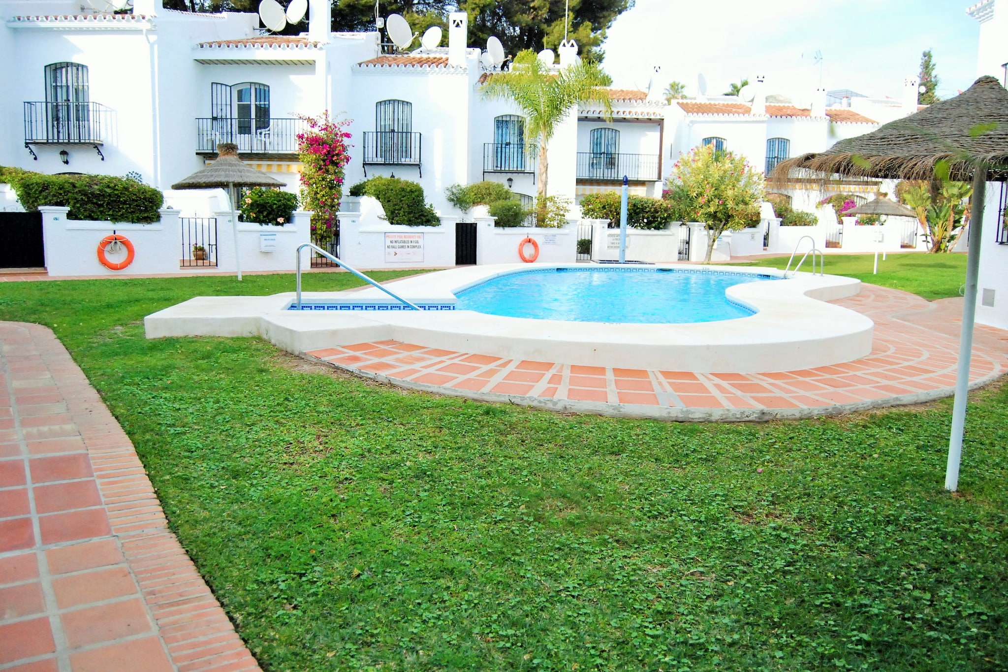 Los Pinos 29 Villas by Casasol-Schwimmbad