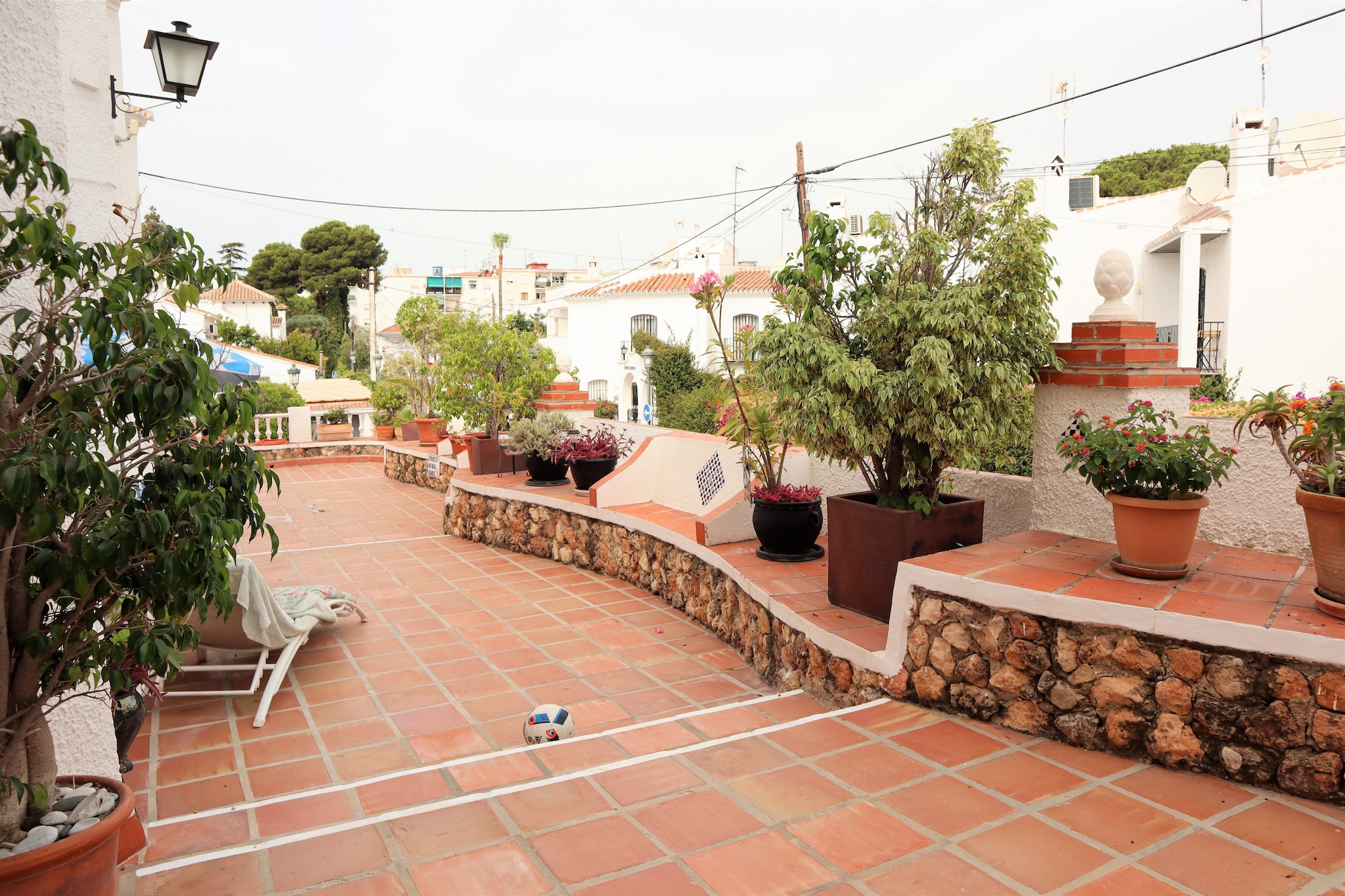 Los Pinos 29 Villas by Casasol