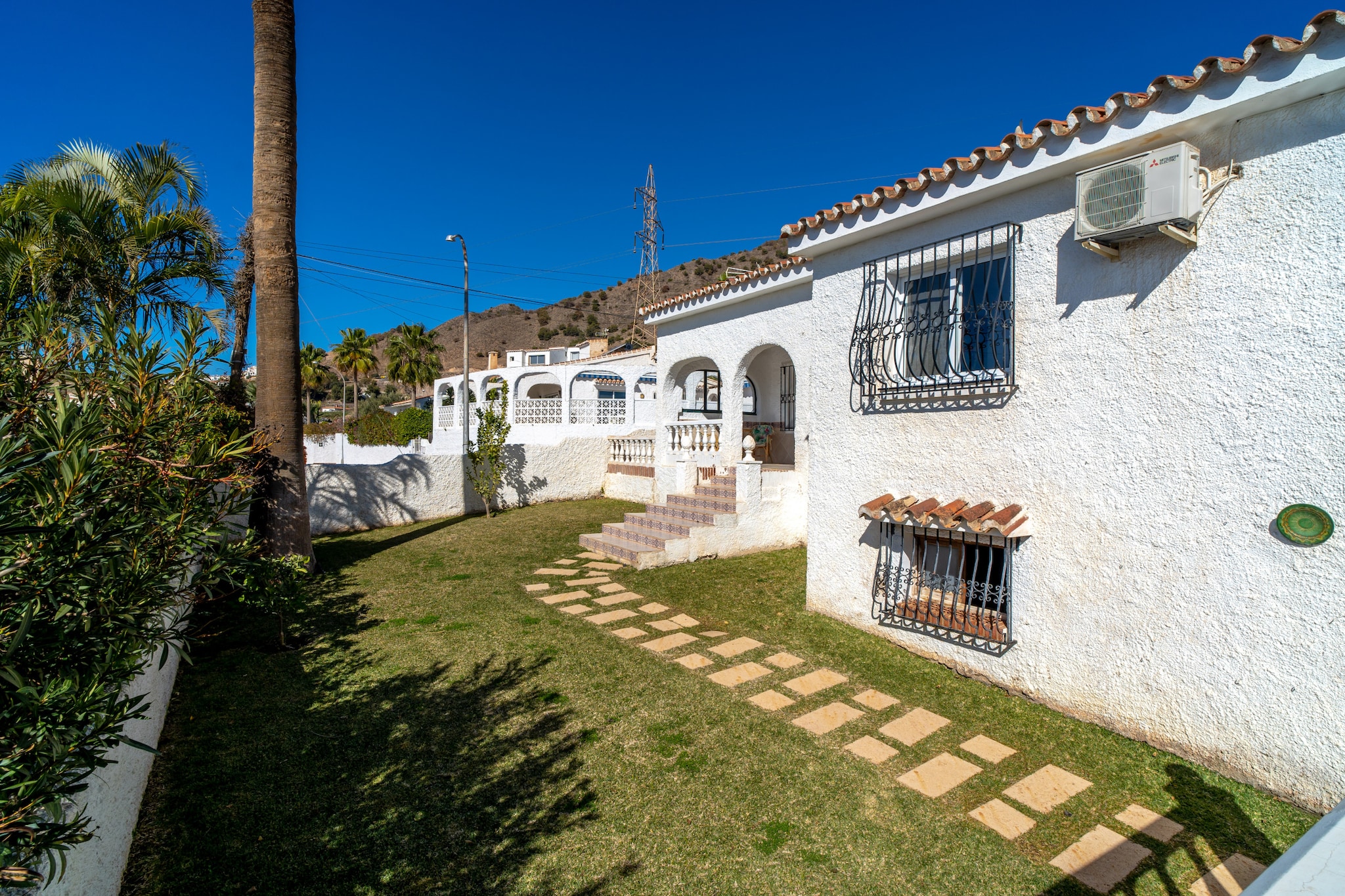 Villa Isabel Private Pool by Casasol-Gärten Sommer