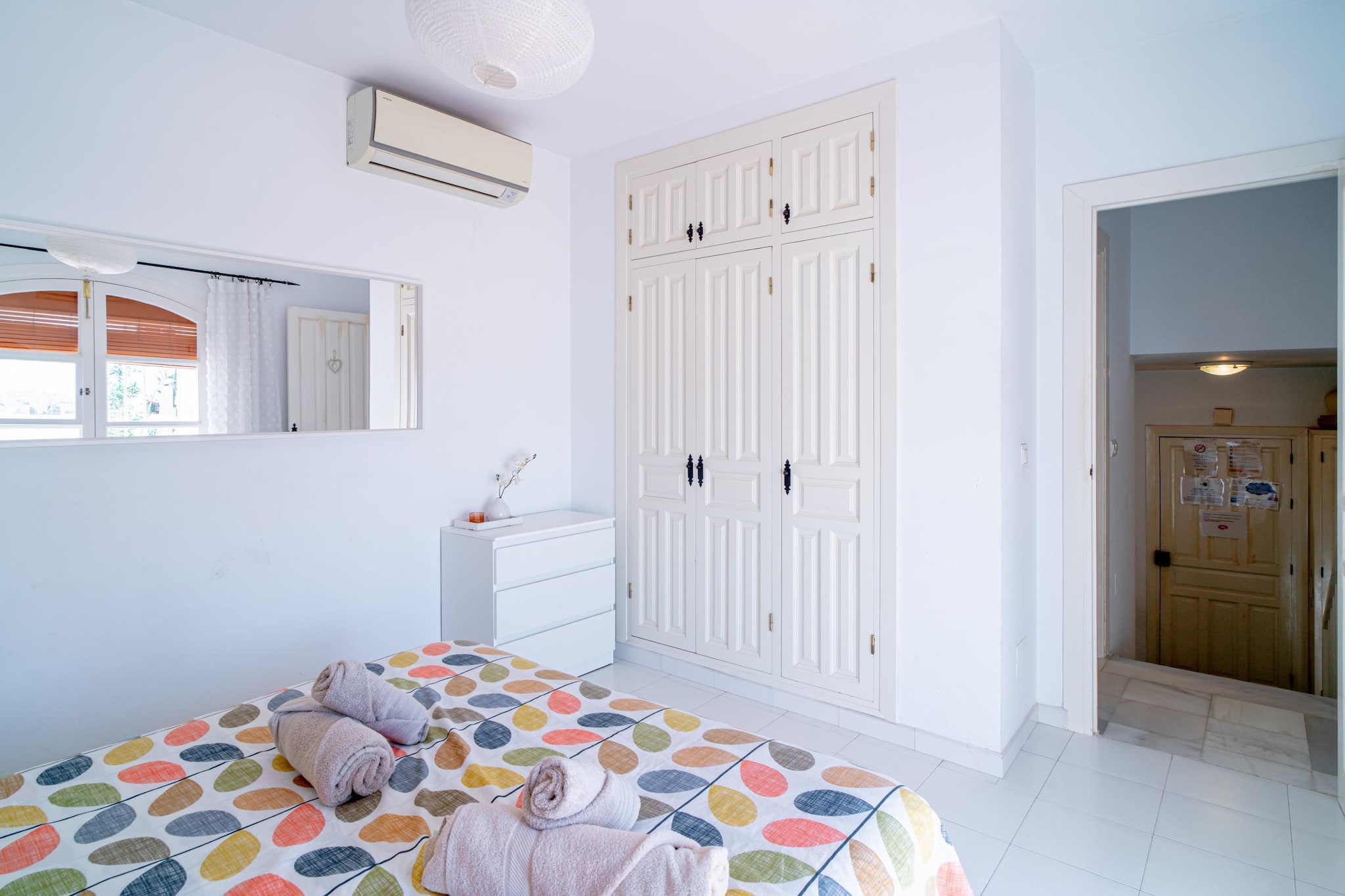Casa Corazon Burriana by Casasol-Schlafzimmer