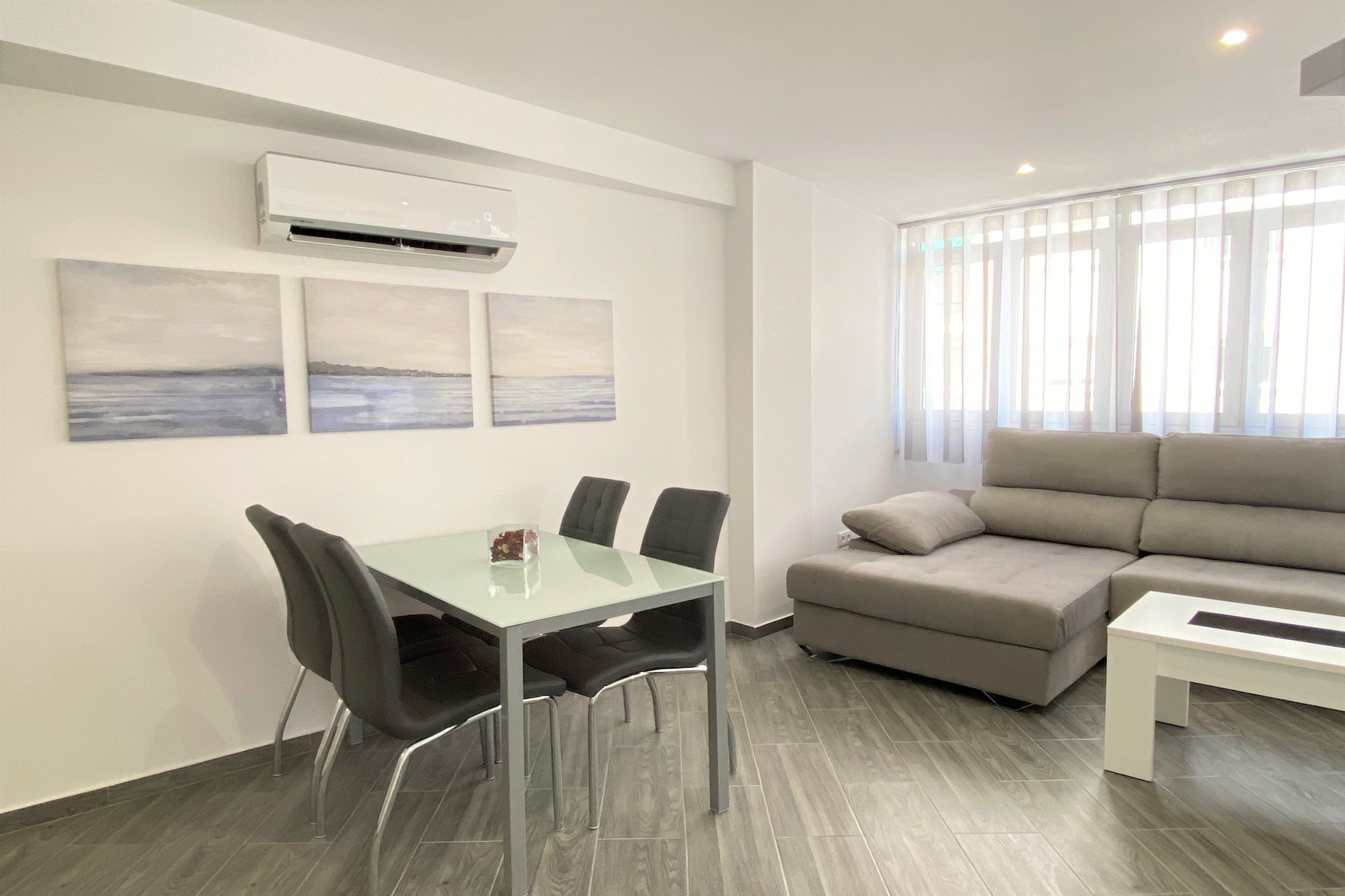 Apartamento Centro Life by Casasol-Dining room
