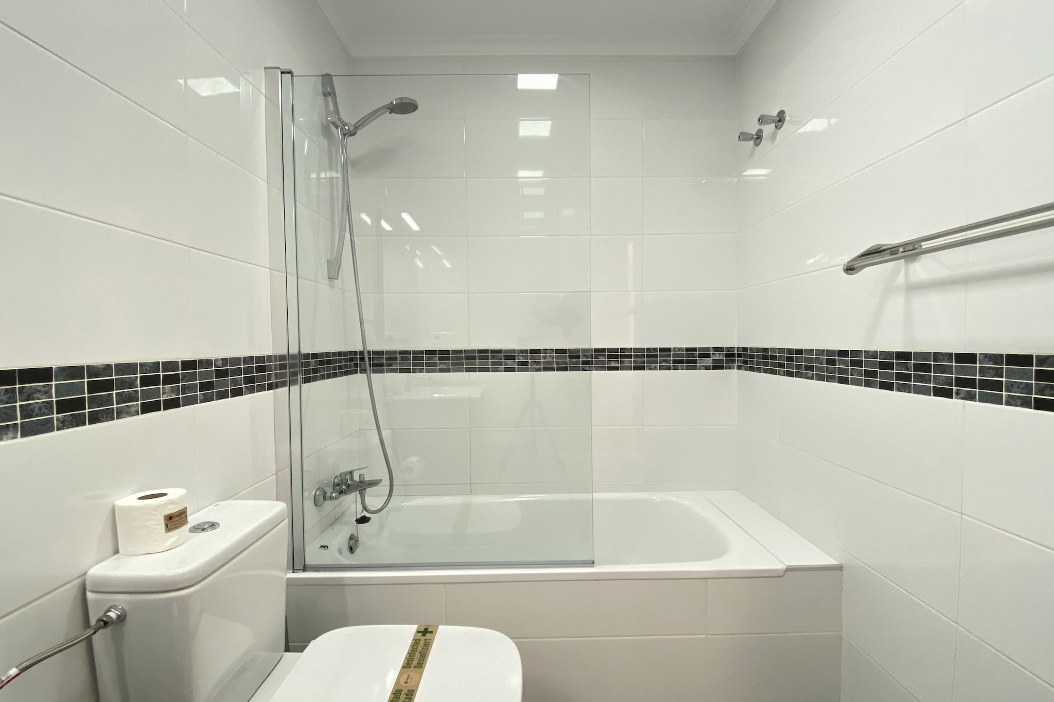 Mediterraneo 20E by Casasol-Bathroom