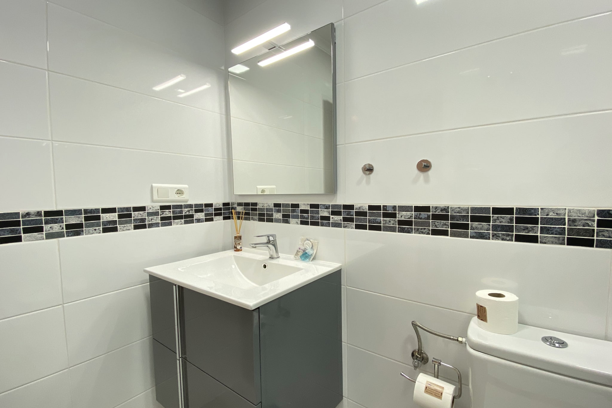 Mediterraneo 20E by Casasol-Bathroom