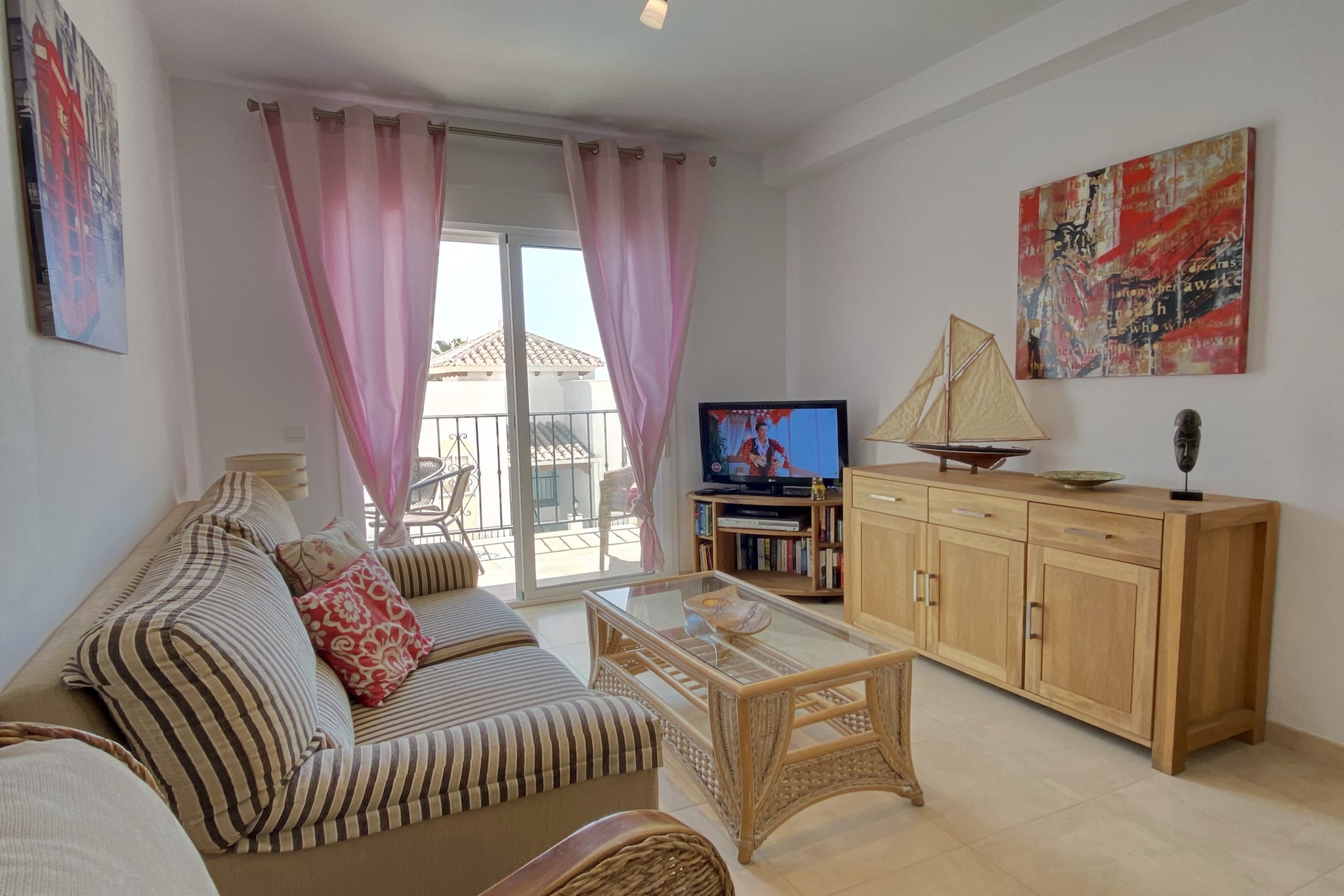Chimenea Pinar 2 Apartment by Casasol-Living room
