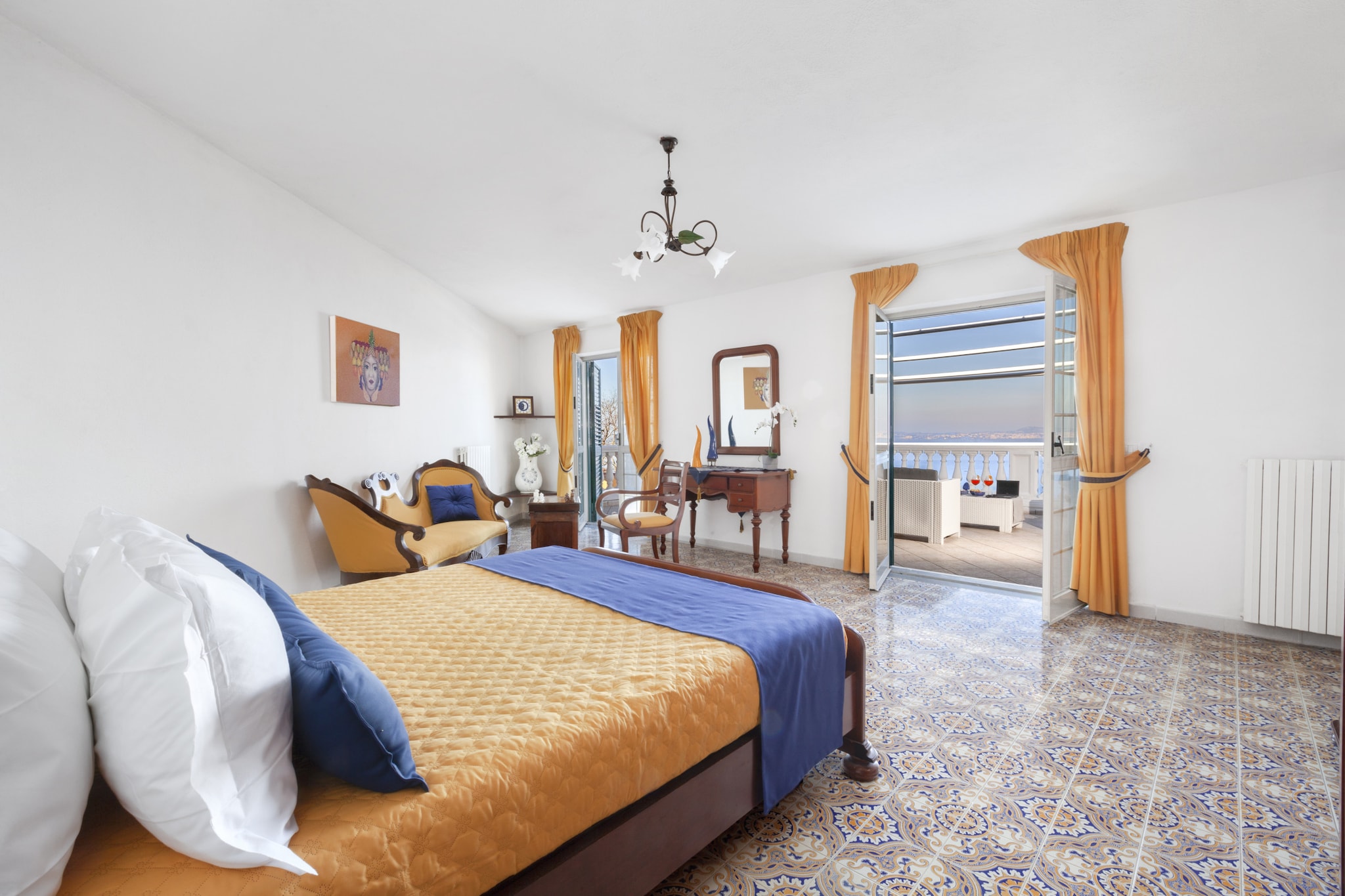 Villa Luisa  Jacuzzi and Pool-Bedroom