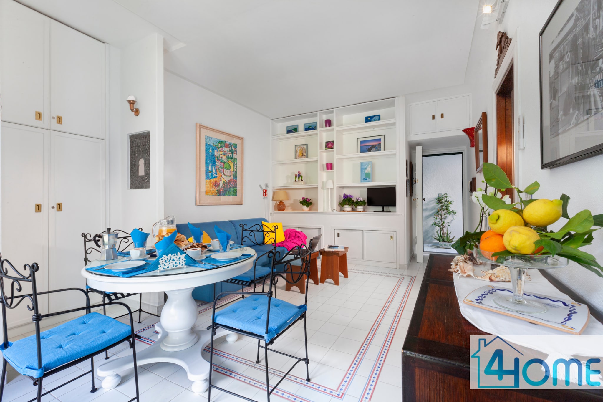 Relaxing Positano-Dining room