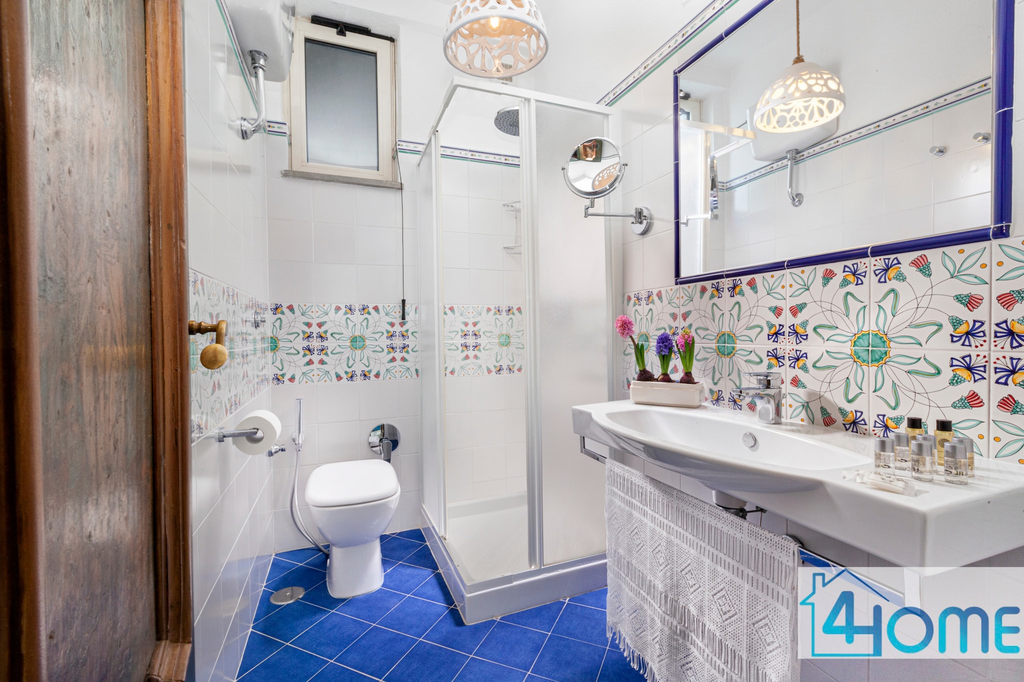 Relaxing Positano-Bathroom