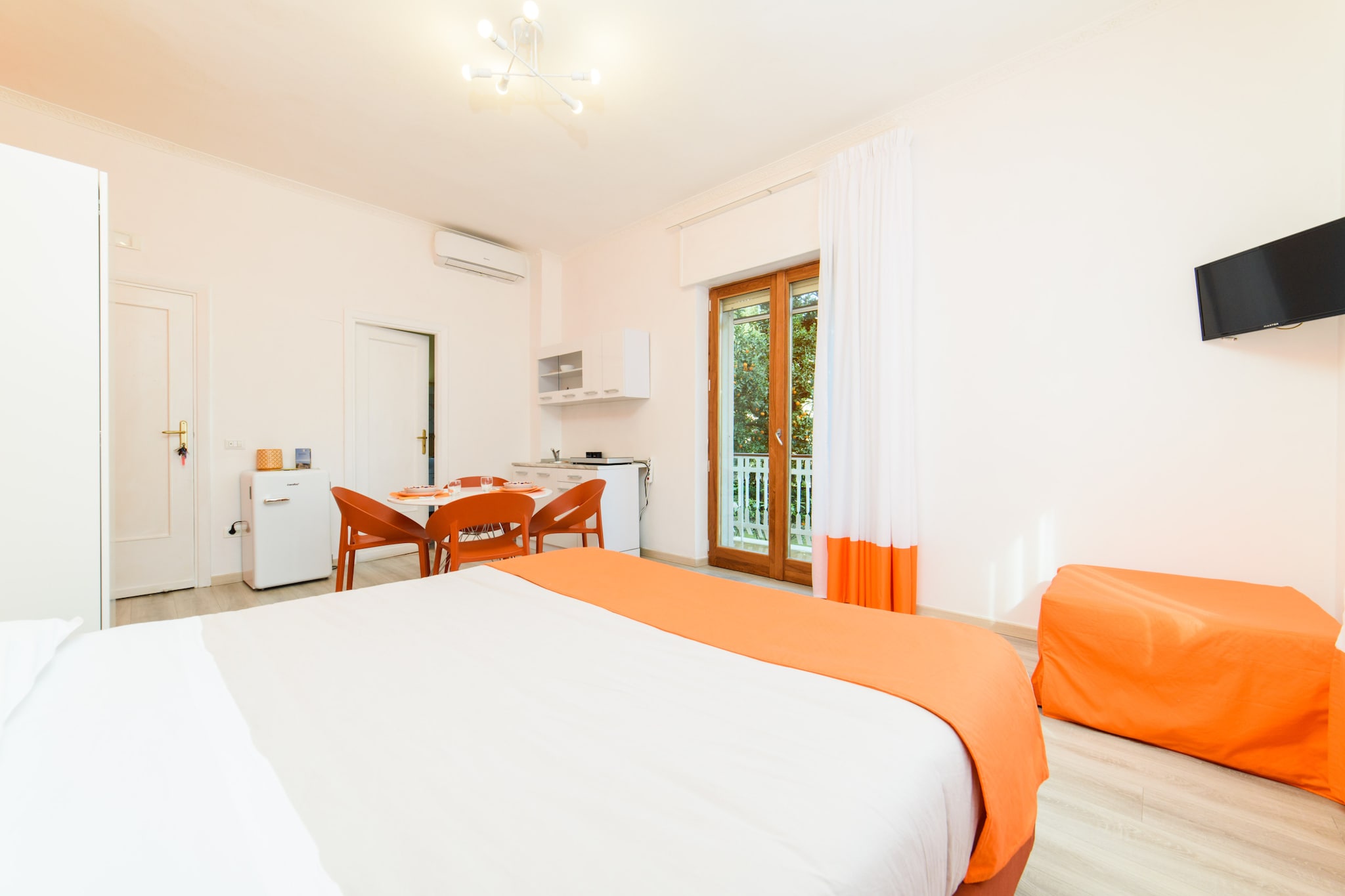 Casa Laura Orange-Bedroom