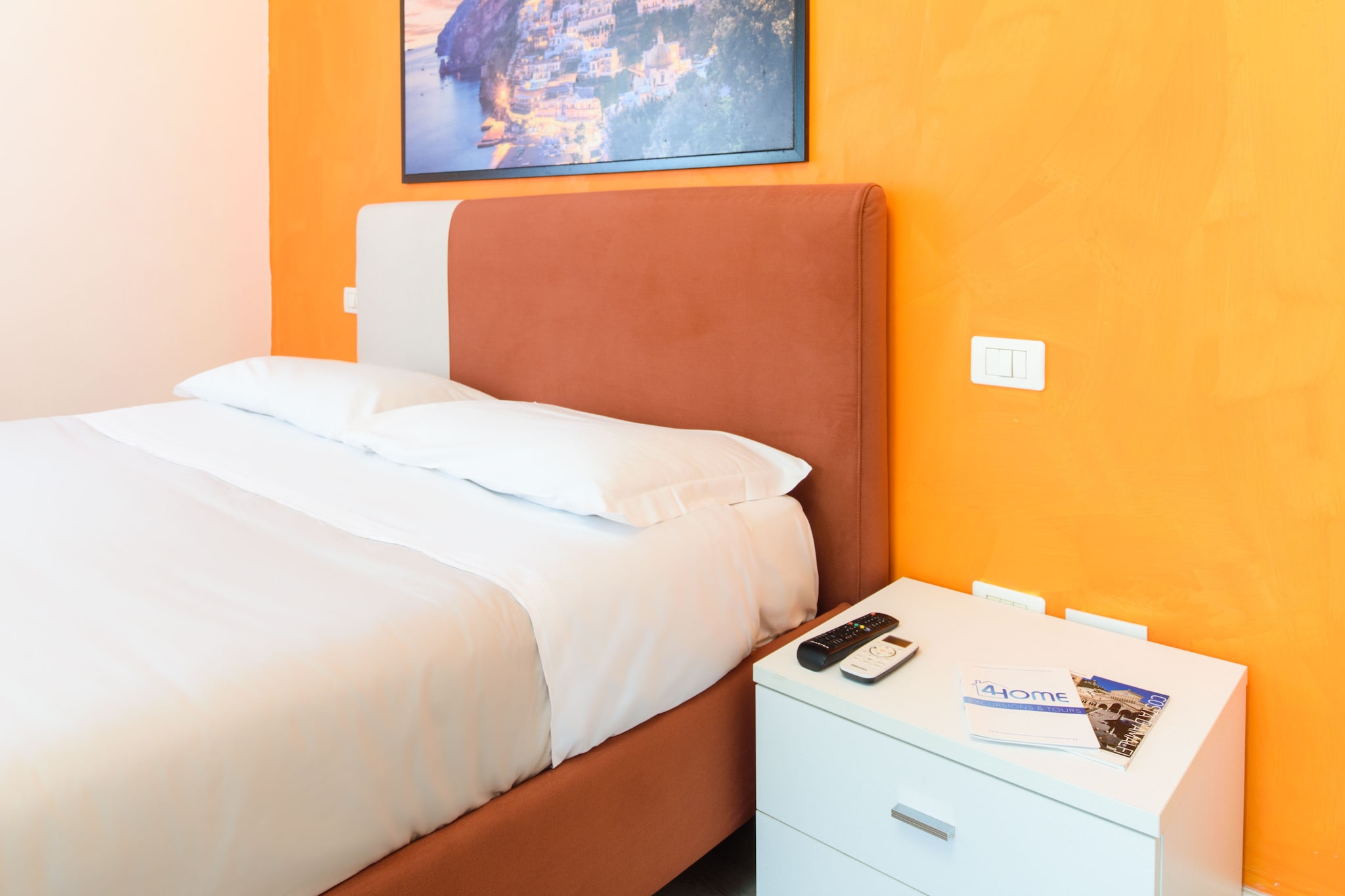 Casa Laura Orange-Bedroom